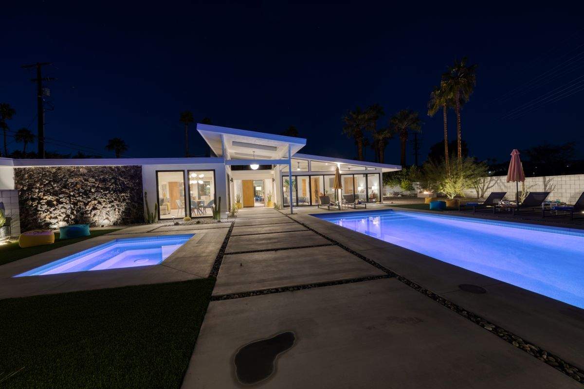 Palm Springs Midcentury Modern Home by One Stop Source