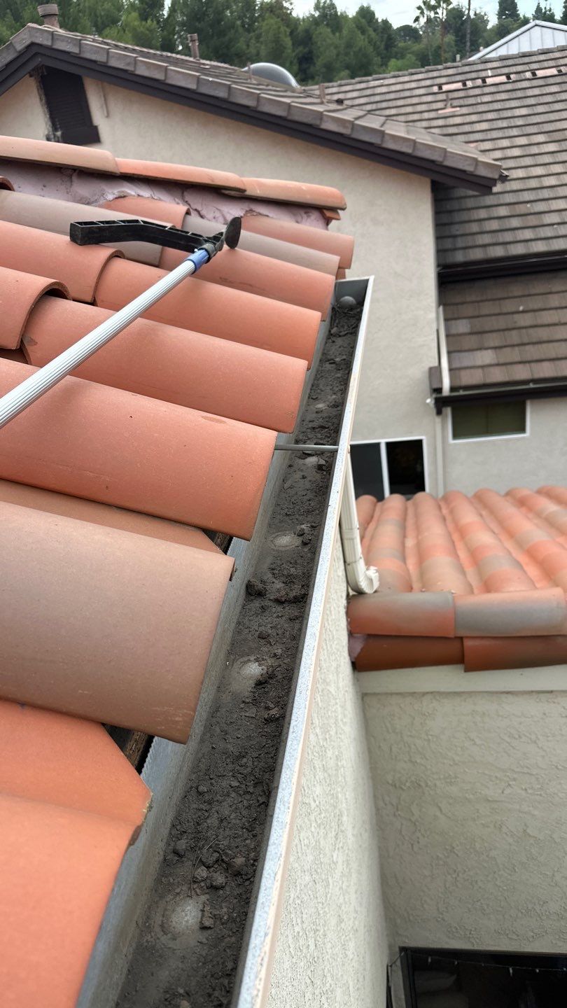 Mission Viejo Gutter Cleaning by Property Cleaning Experts