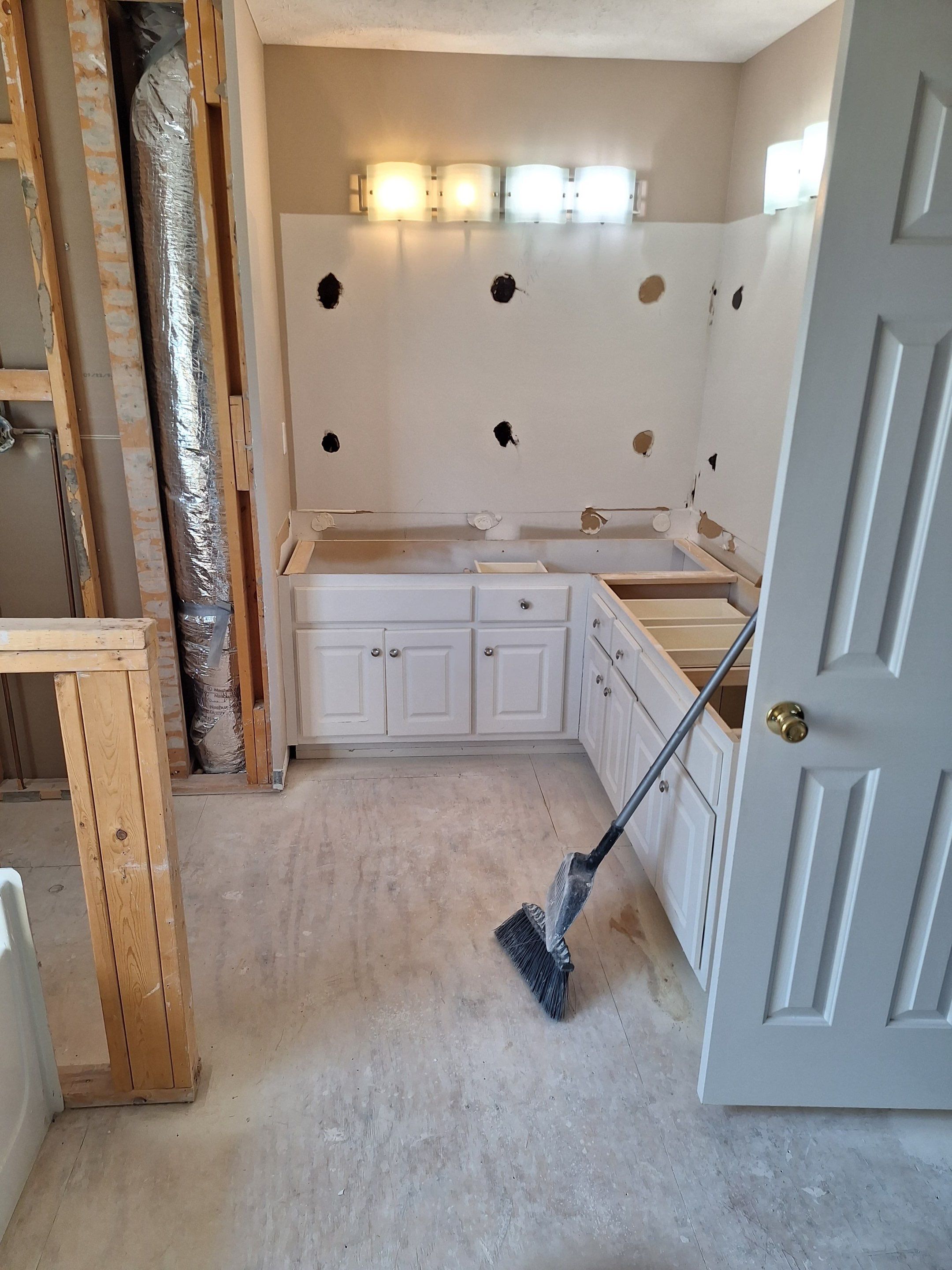 Master bathroom renovation by Prudencio