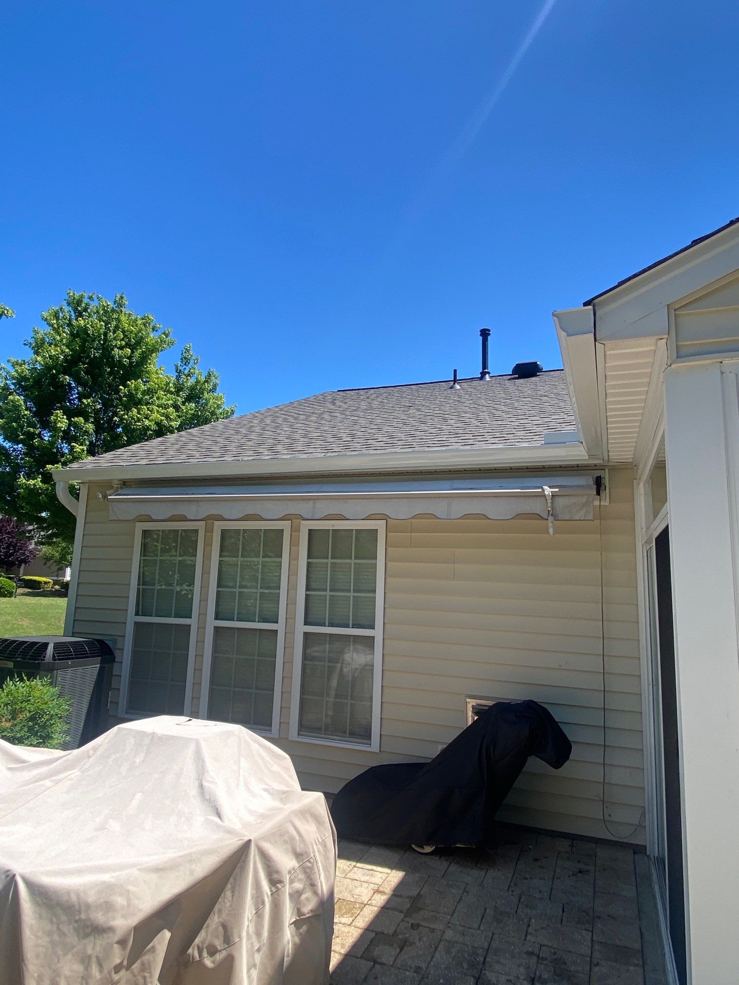 GAF Timberline HDZ Weathered Wood - 5” white gutters by Pro Performance Roofing