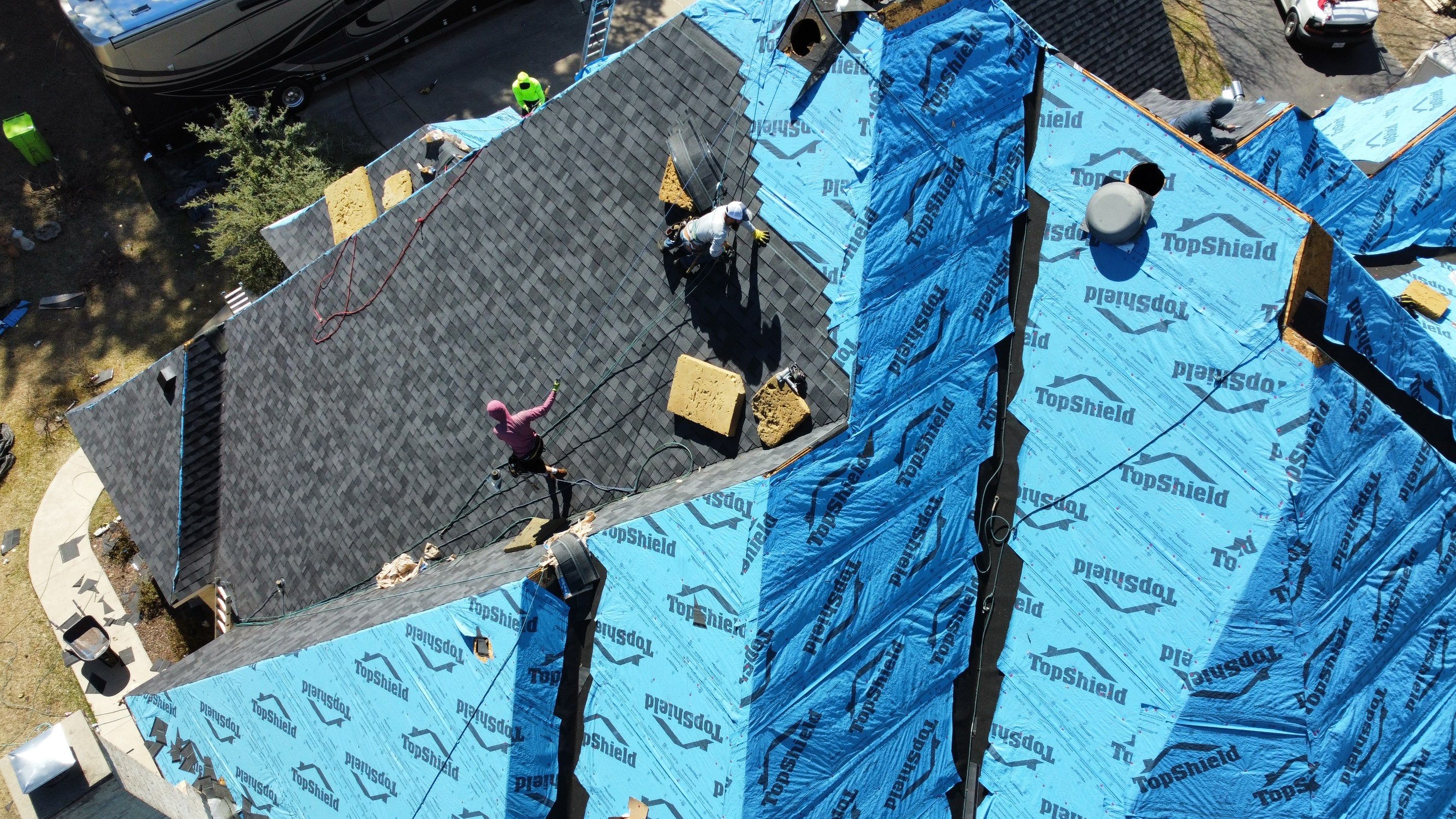 Landmark Moire Black by First Out Roofing 