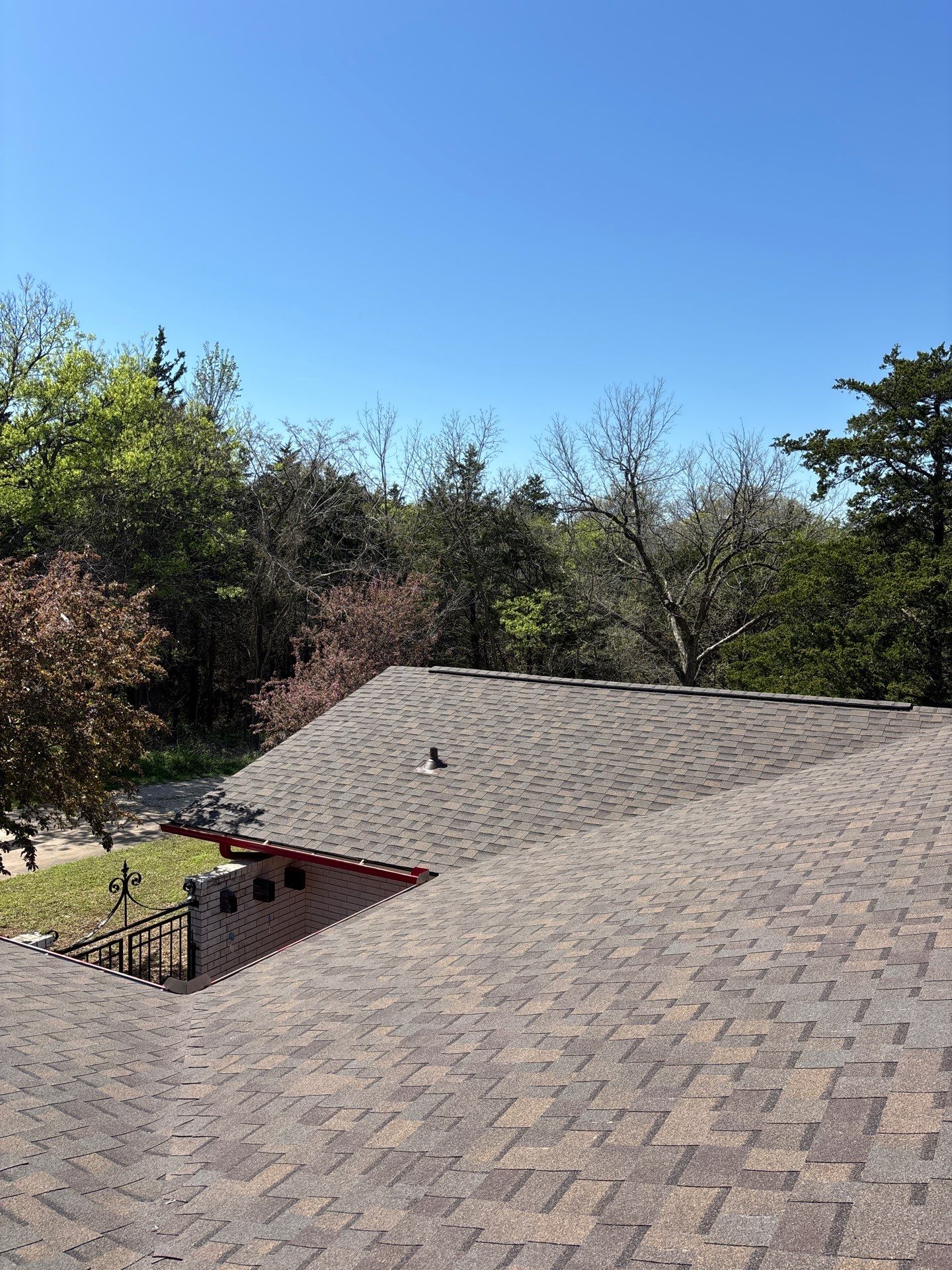 Owens Corning - Teak by Frontline Roofing and Construction