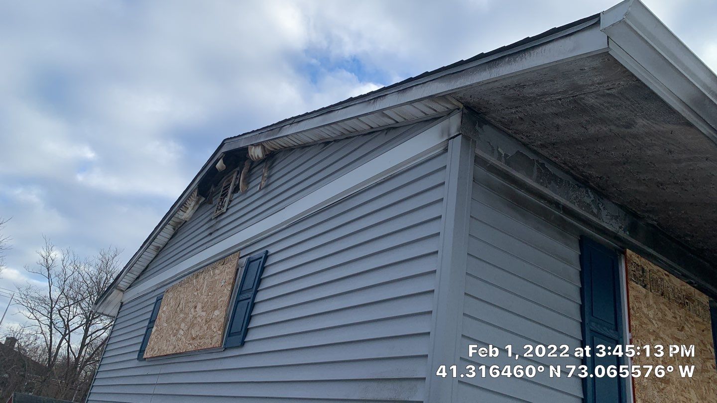 Fire Damage using Certainteed Mainsteet D4 and Owens corning quarry gray by A Plus Exterior