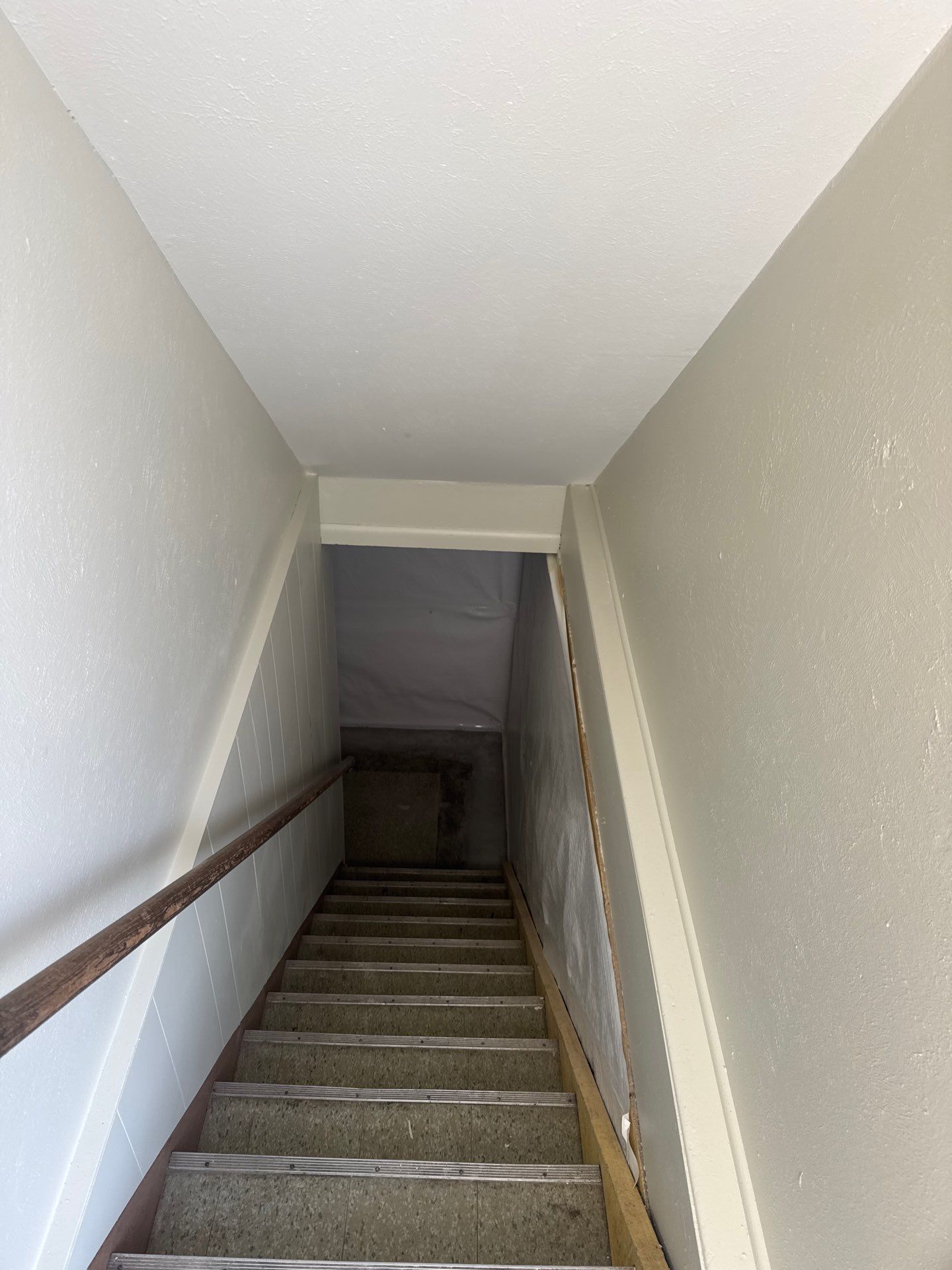 Full Interior Repaint to put the house up for sale by Midwest Paint LLC