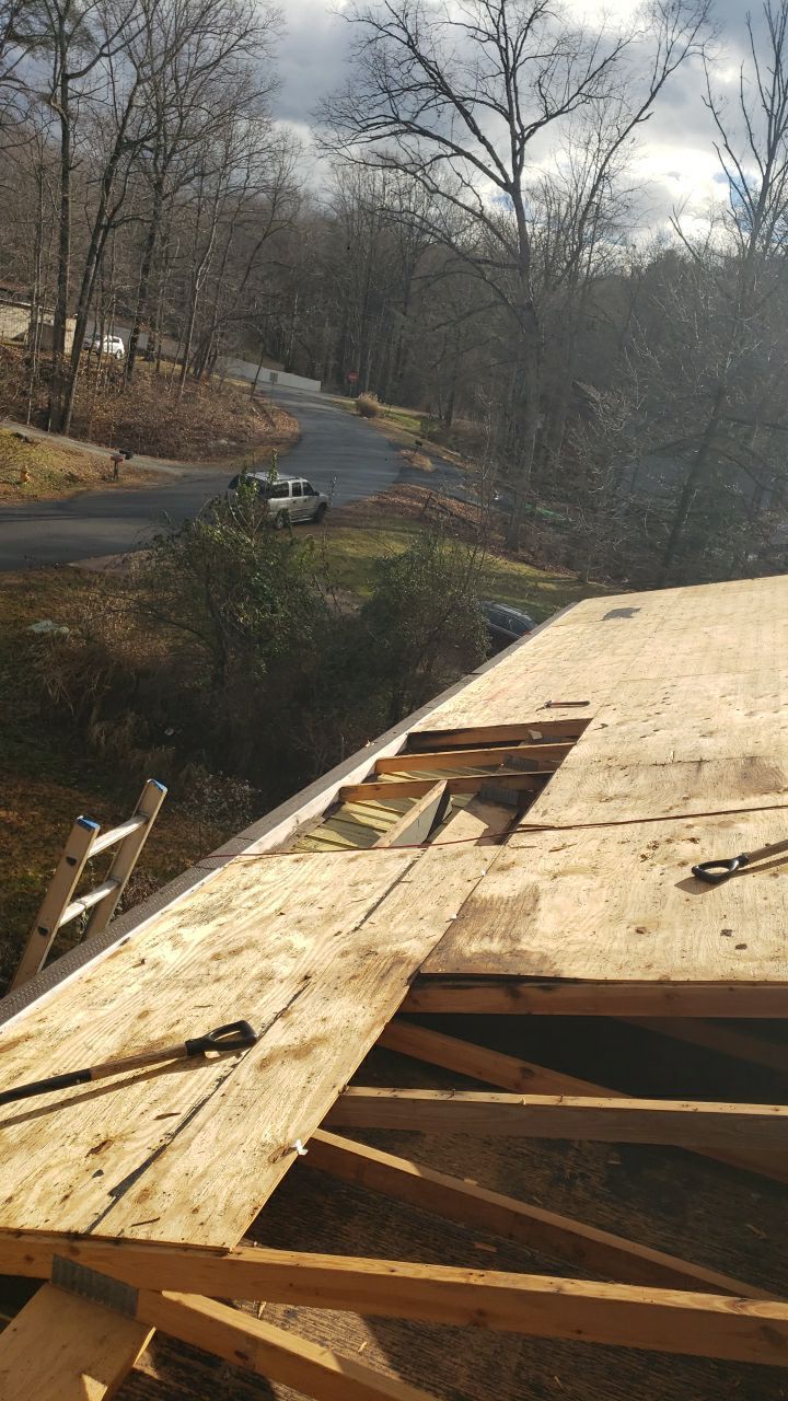 Manassas: CertainTeed Landmark Designer Shingles in Charcoal Black by RM Banning, Inc.