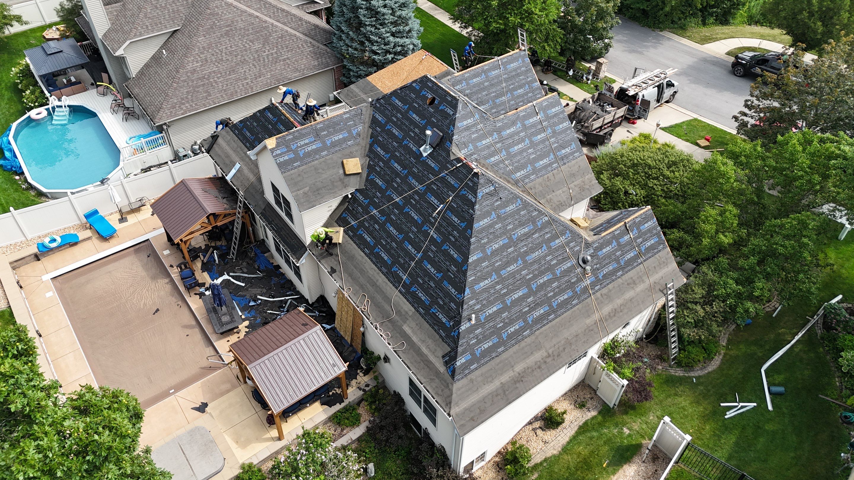 Roofing using GAF Weathered Wood by Optimal Home Improvement 