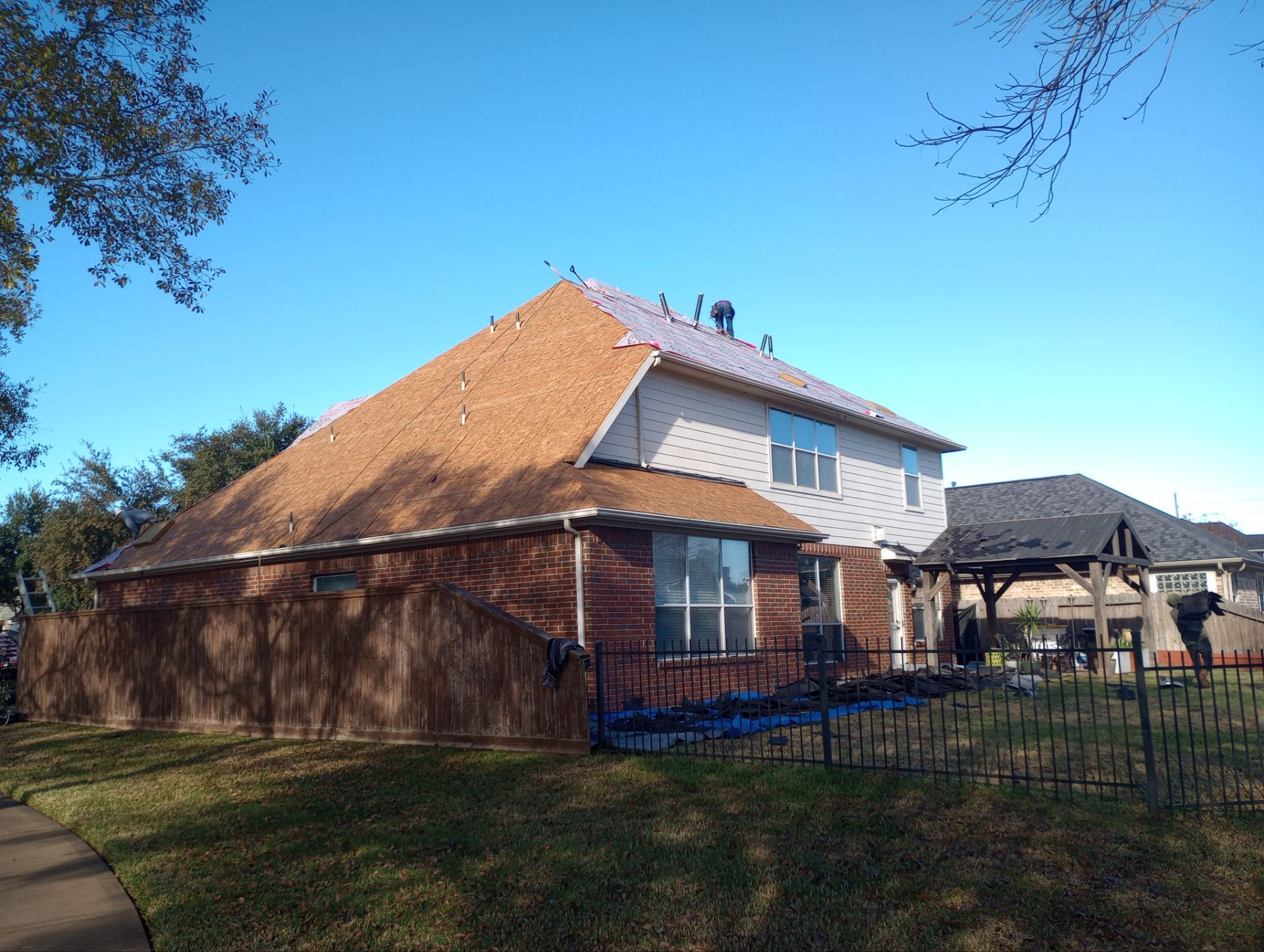 Residential Roofing Installation using Owen's Corning Duration (Lifetime) Shingles by Roof Repair Company