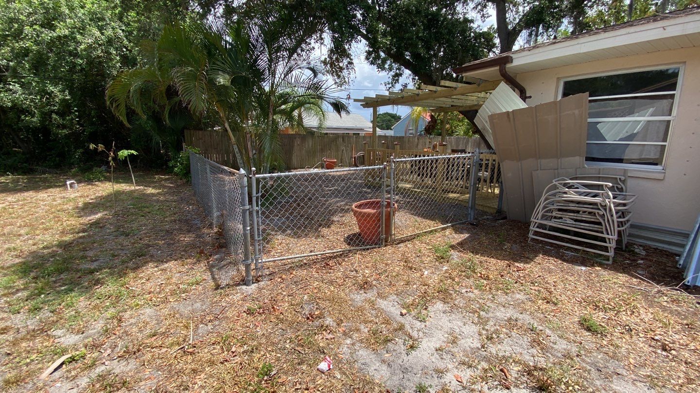 Venice, Florida  6 ft. White Vinyl Privacy Fence by Asap fence and gates, LLC