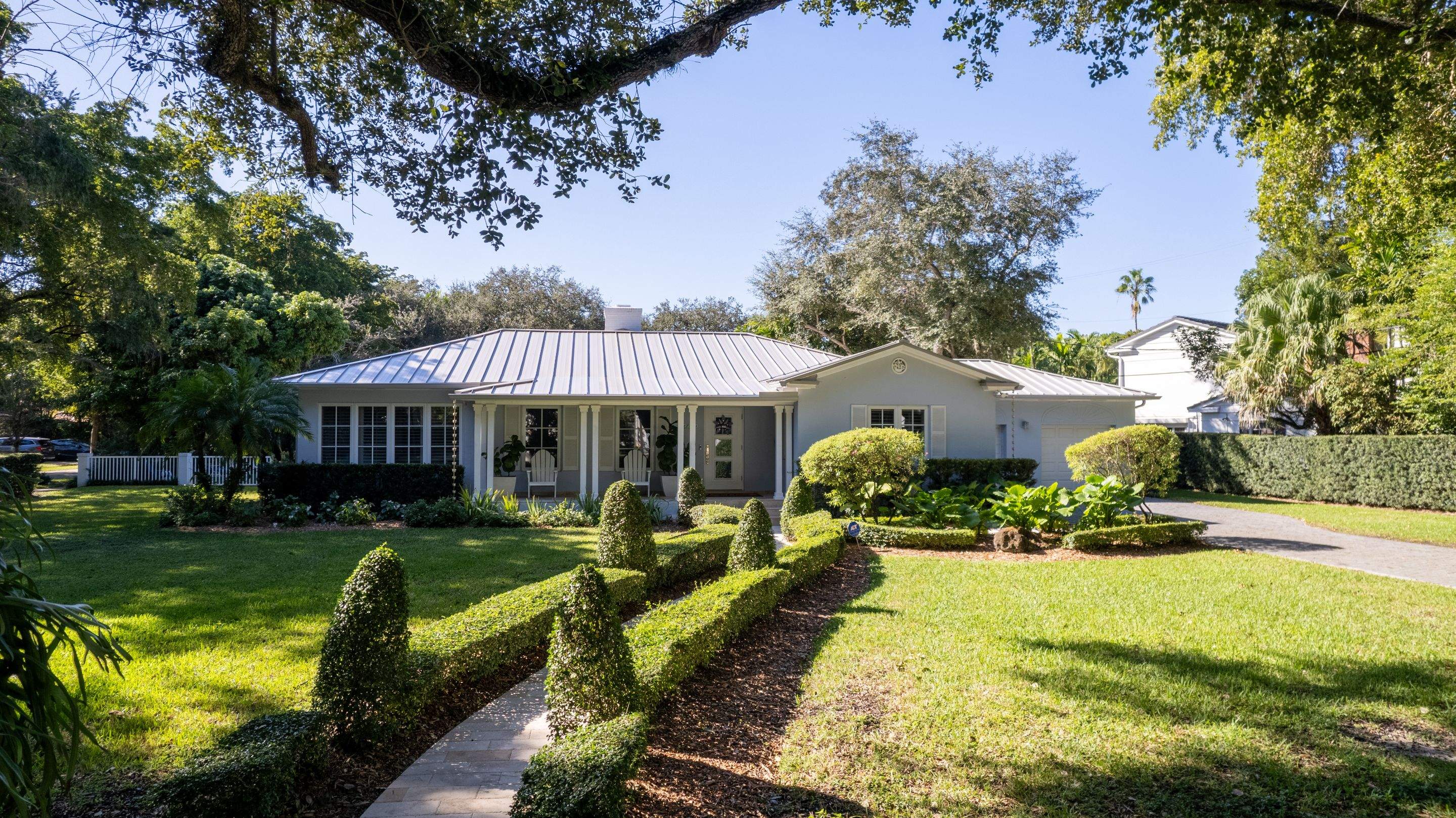 Metal Roof - Galvalume - Ash Gray by Istueta Roofing