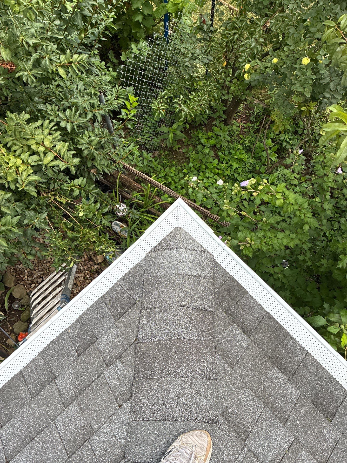 5, seamless gutter  by Hector’s gutter install 