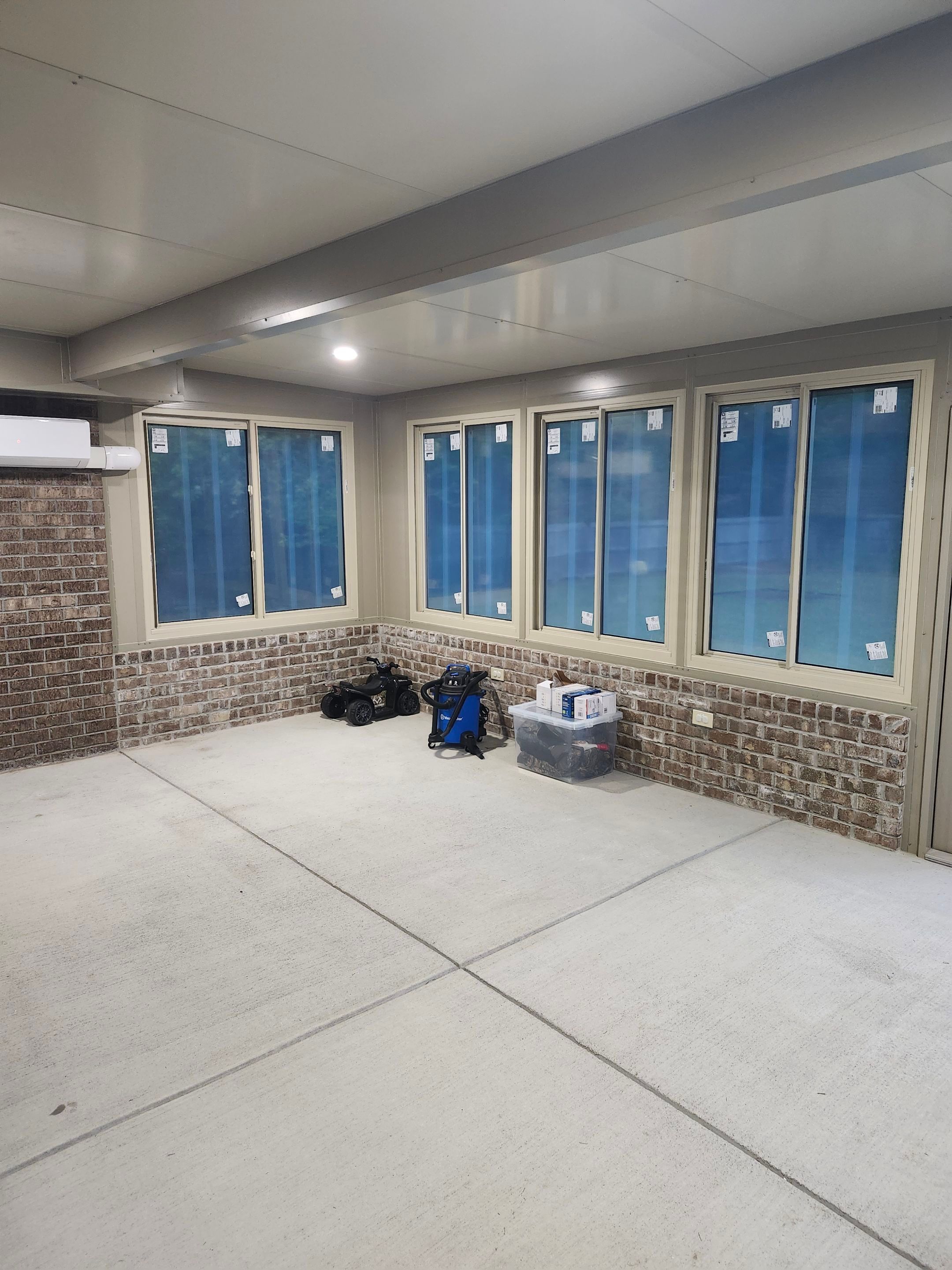 Glass Room using Colorbeam by Titan Sunrooms