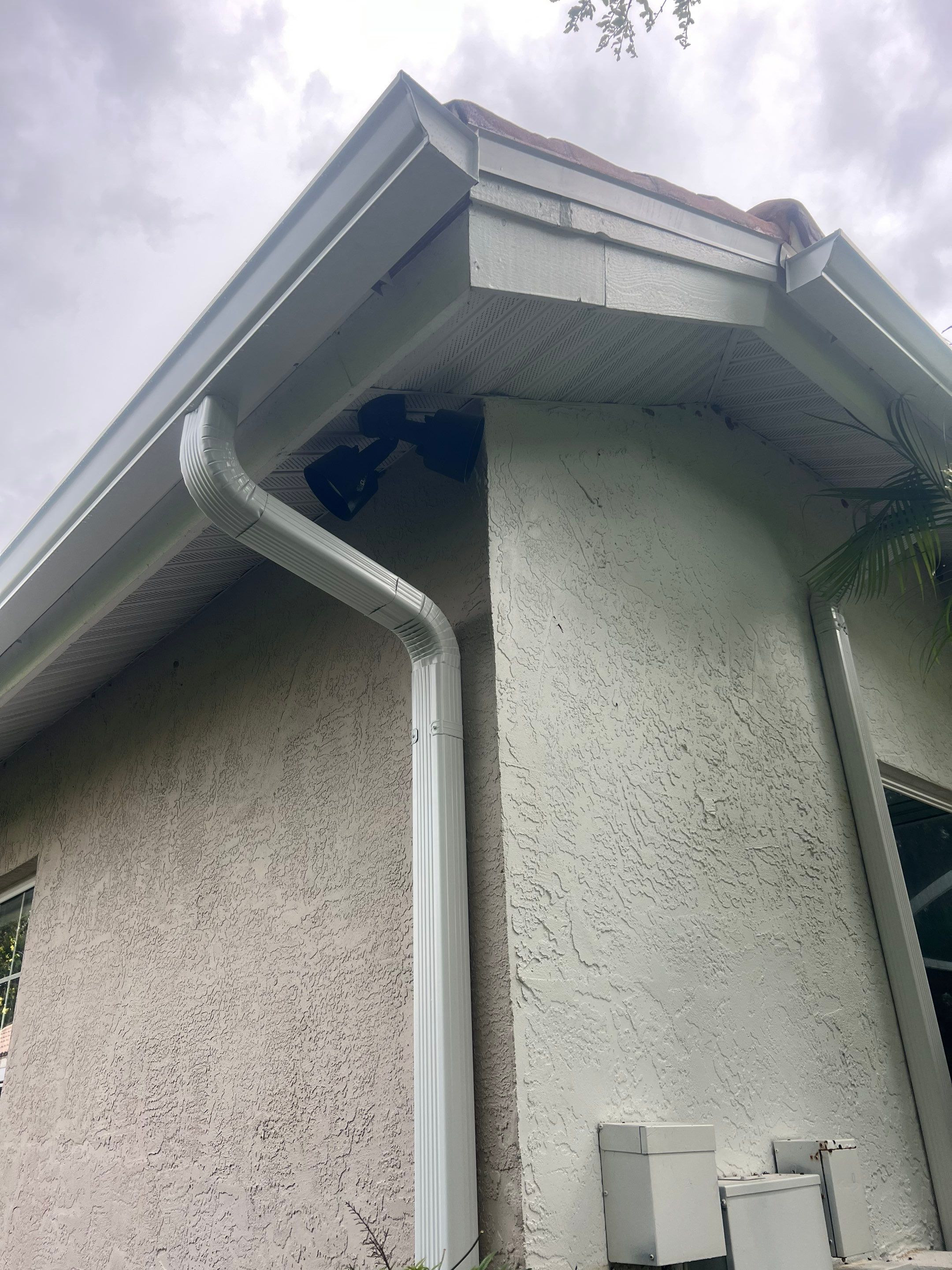 6-inch White Seamless Gutters Installation by Gutter Professors