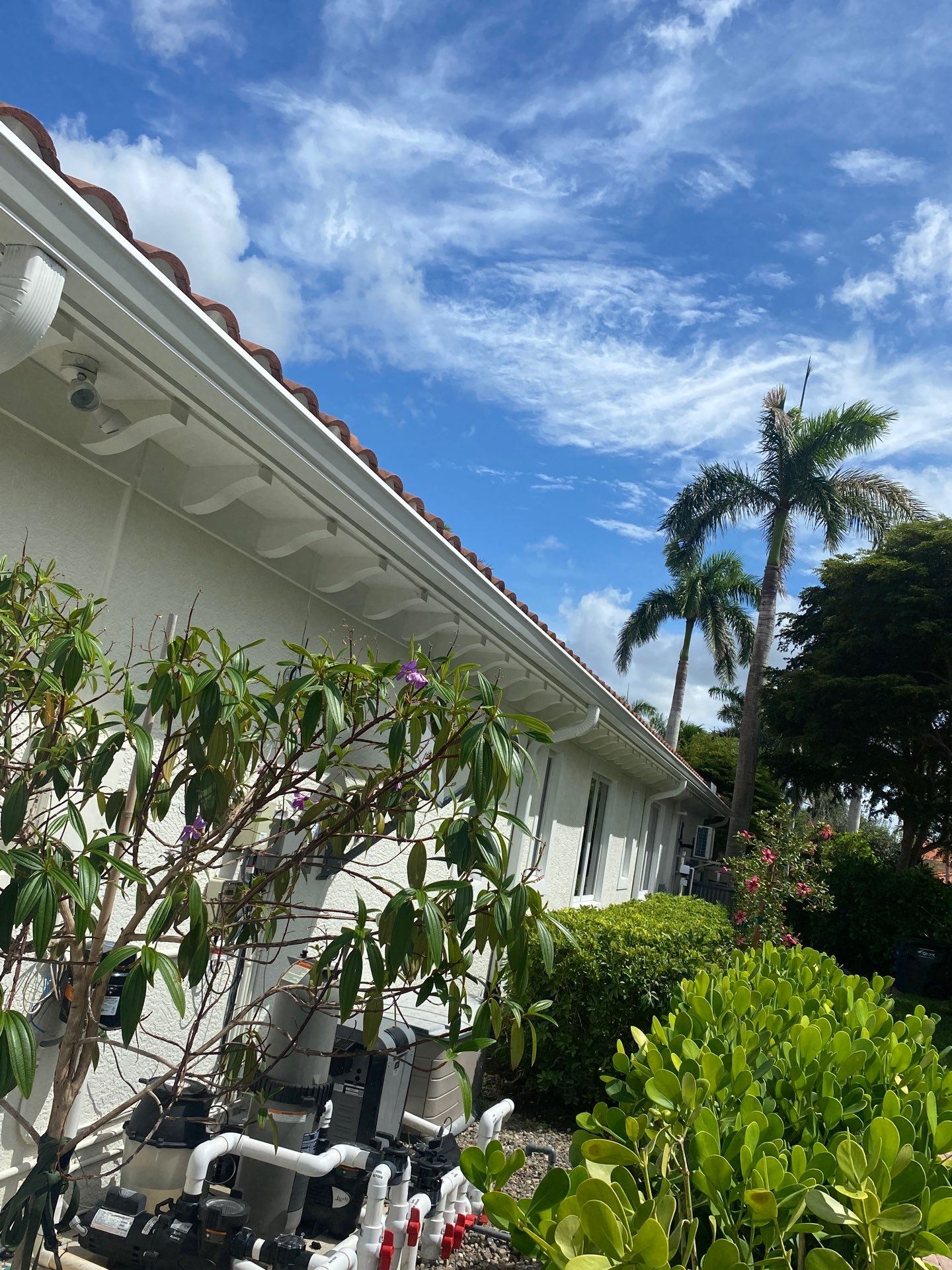 7-Inch Seamless Gutters Installed in Fort Myers FL by Gutter Professors