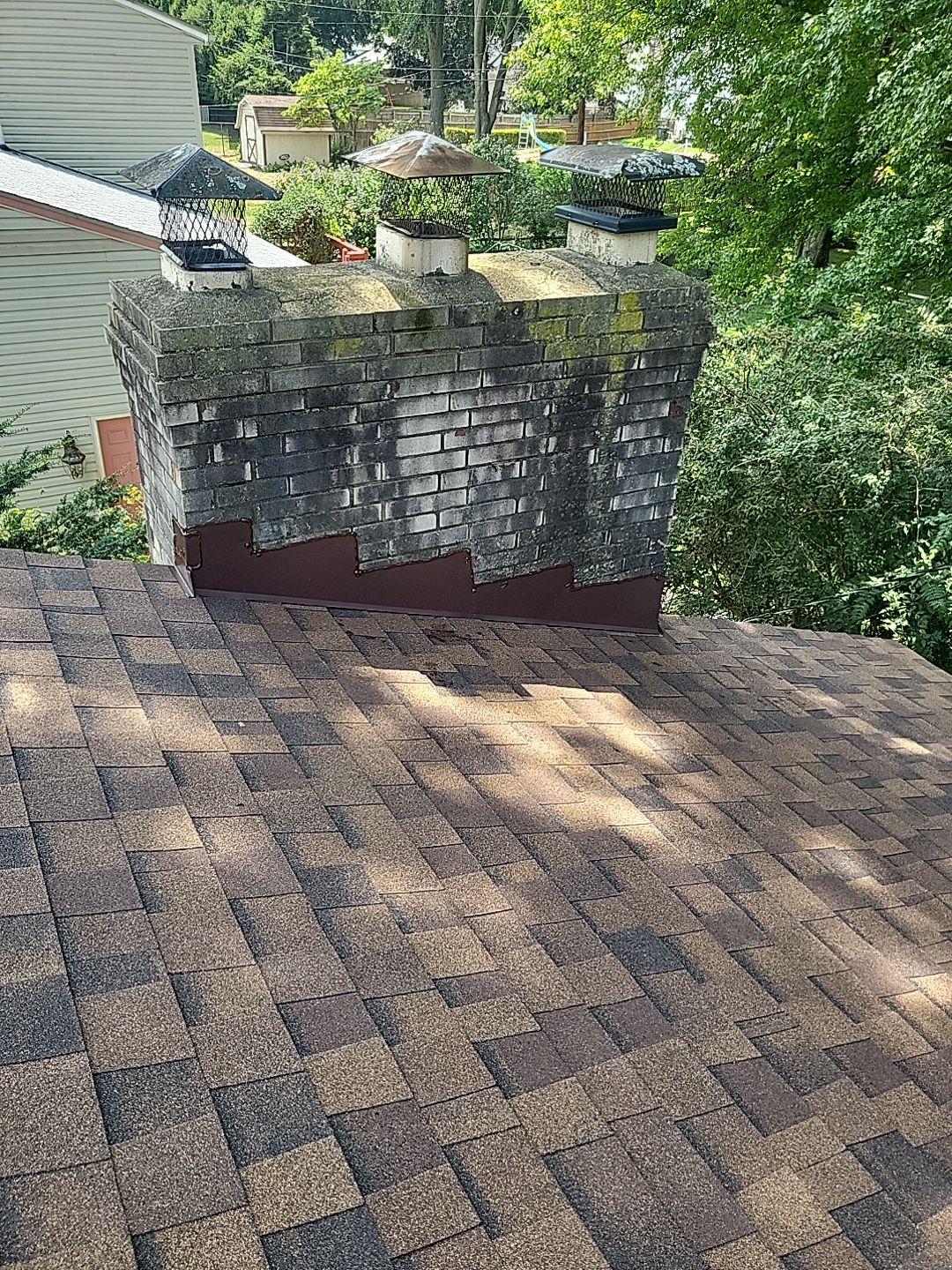 ATLAS PINNACLE COLOR: BURNT HICKORY by Eagle Eye Roofing