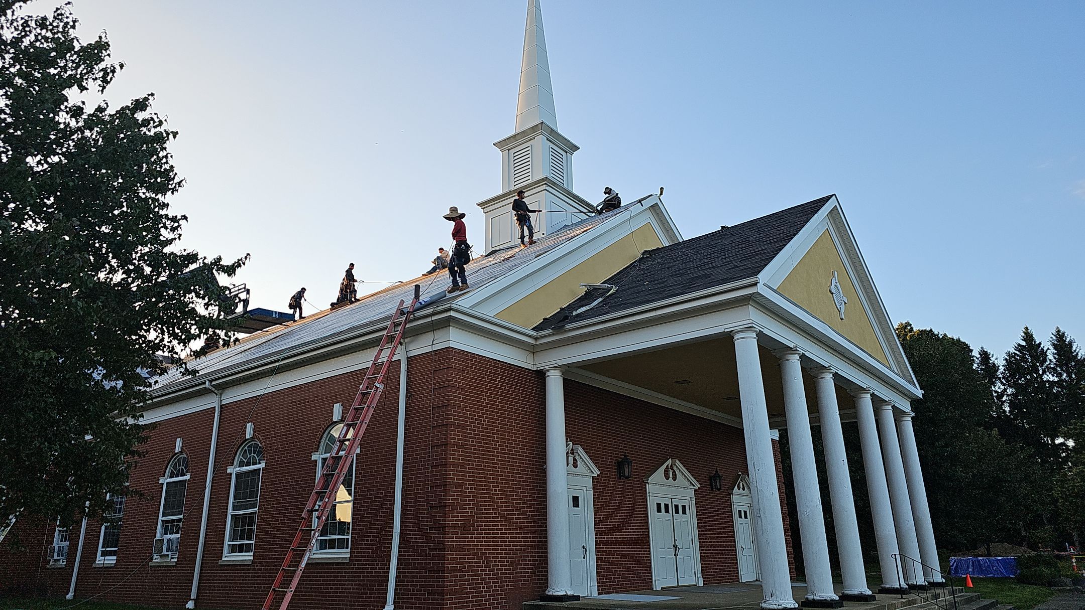 ATLAS PINNACLE COLOR: BLACK PRISTINE by Eagle Eye Roofing