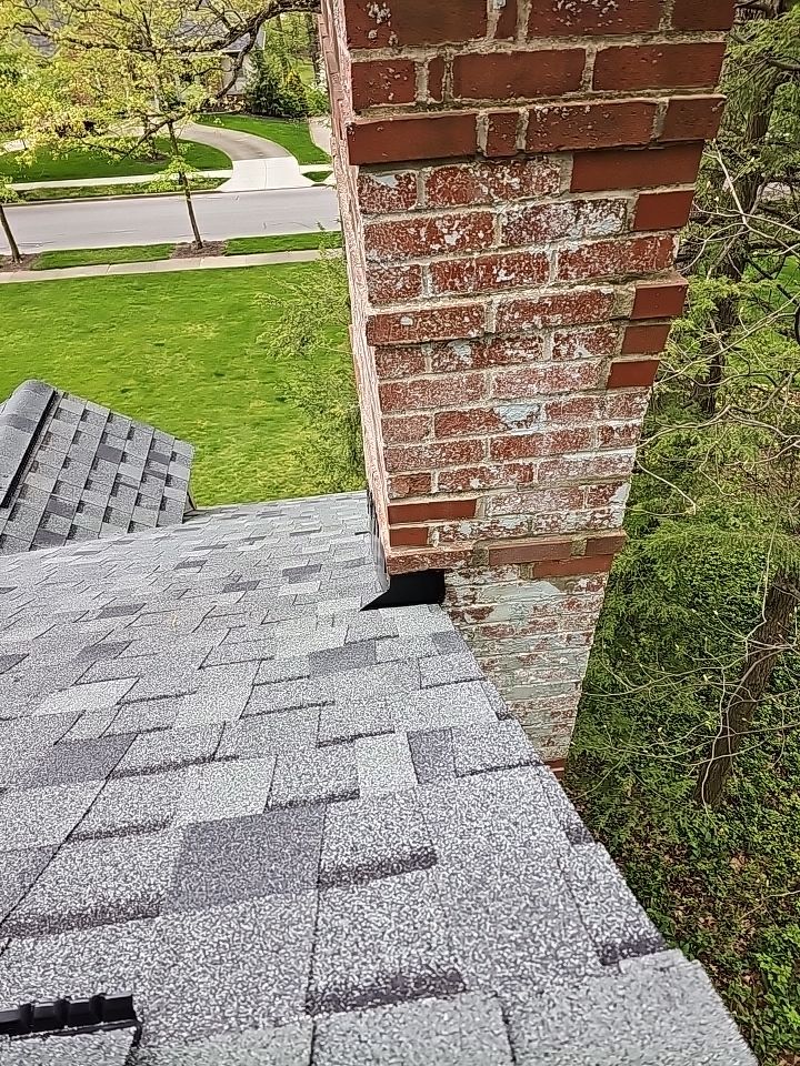 ATLAS PINNACLE COLOR: HEARTHSTONE DRIP EDGE: WHITE by Eagle Eye Roofing