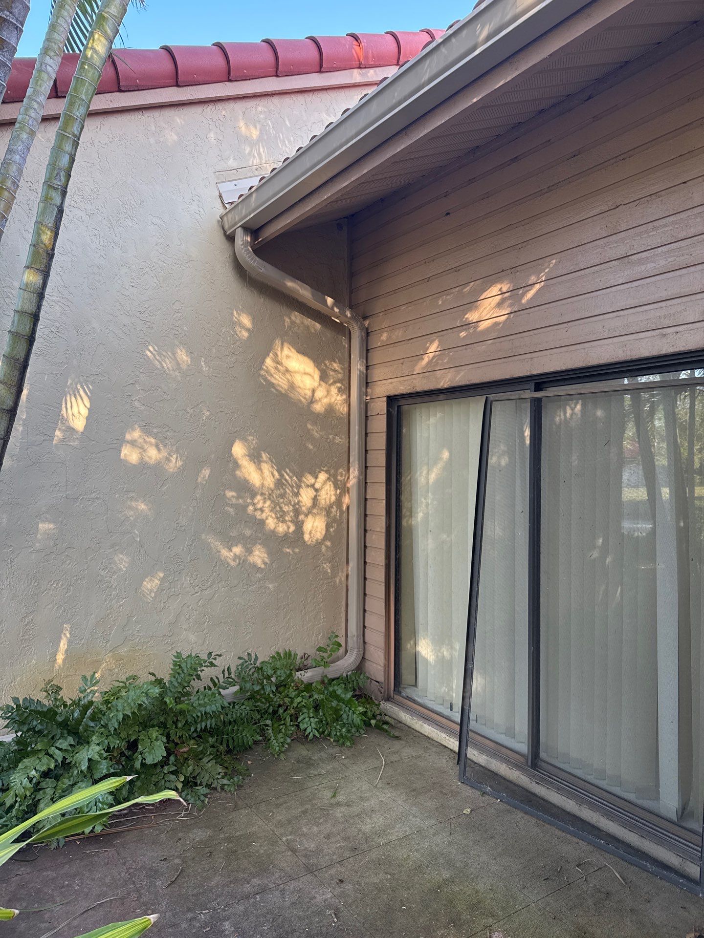 Seamless Gutter Installation in Sarasota FL by Gutter Professors