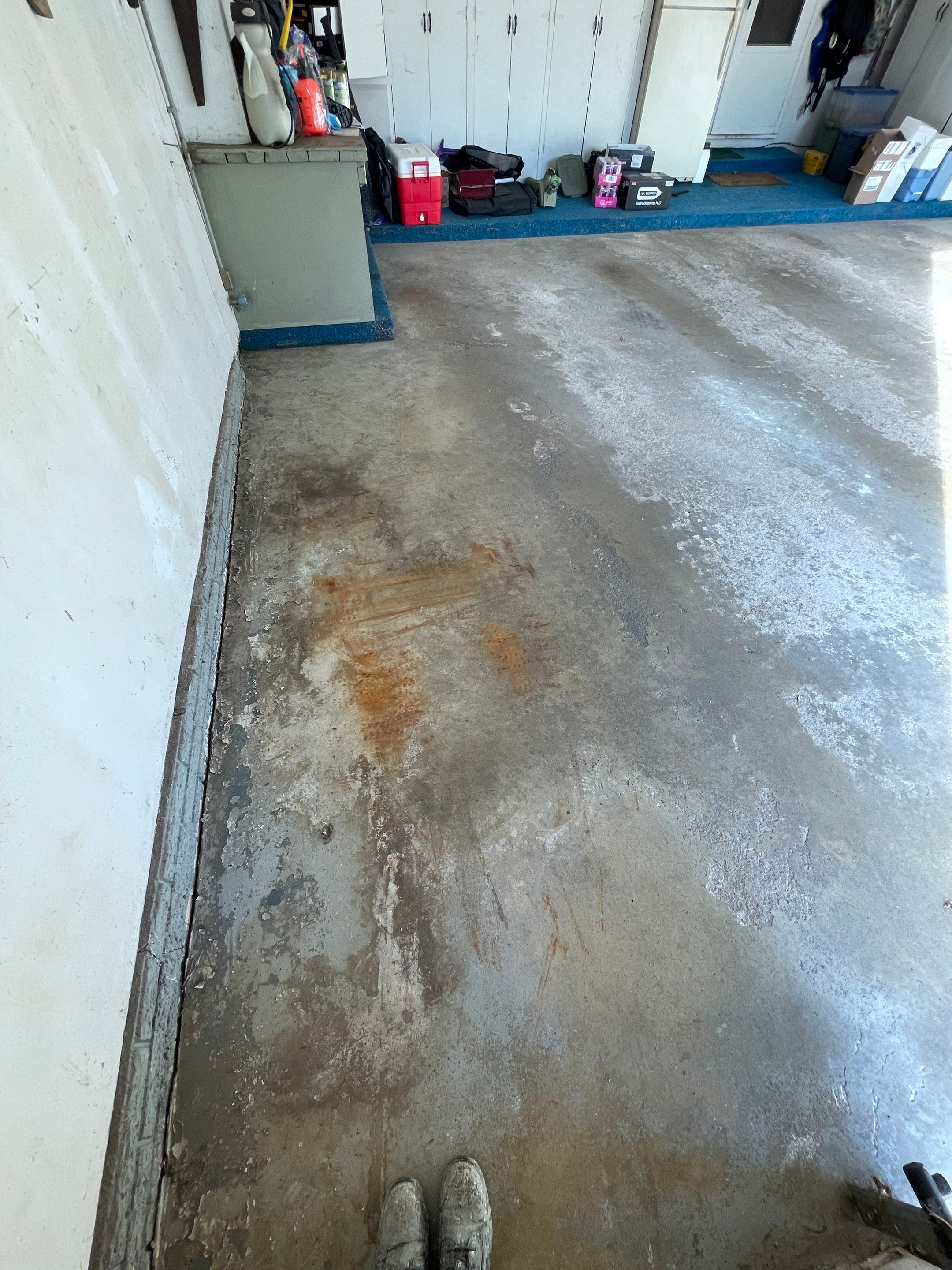 Custom Creekbed Garage Floor Coating in Sioux Falls by Select Painting, Coatings & Garage Cabinets