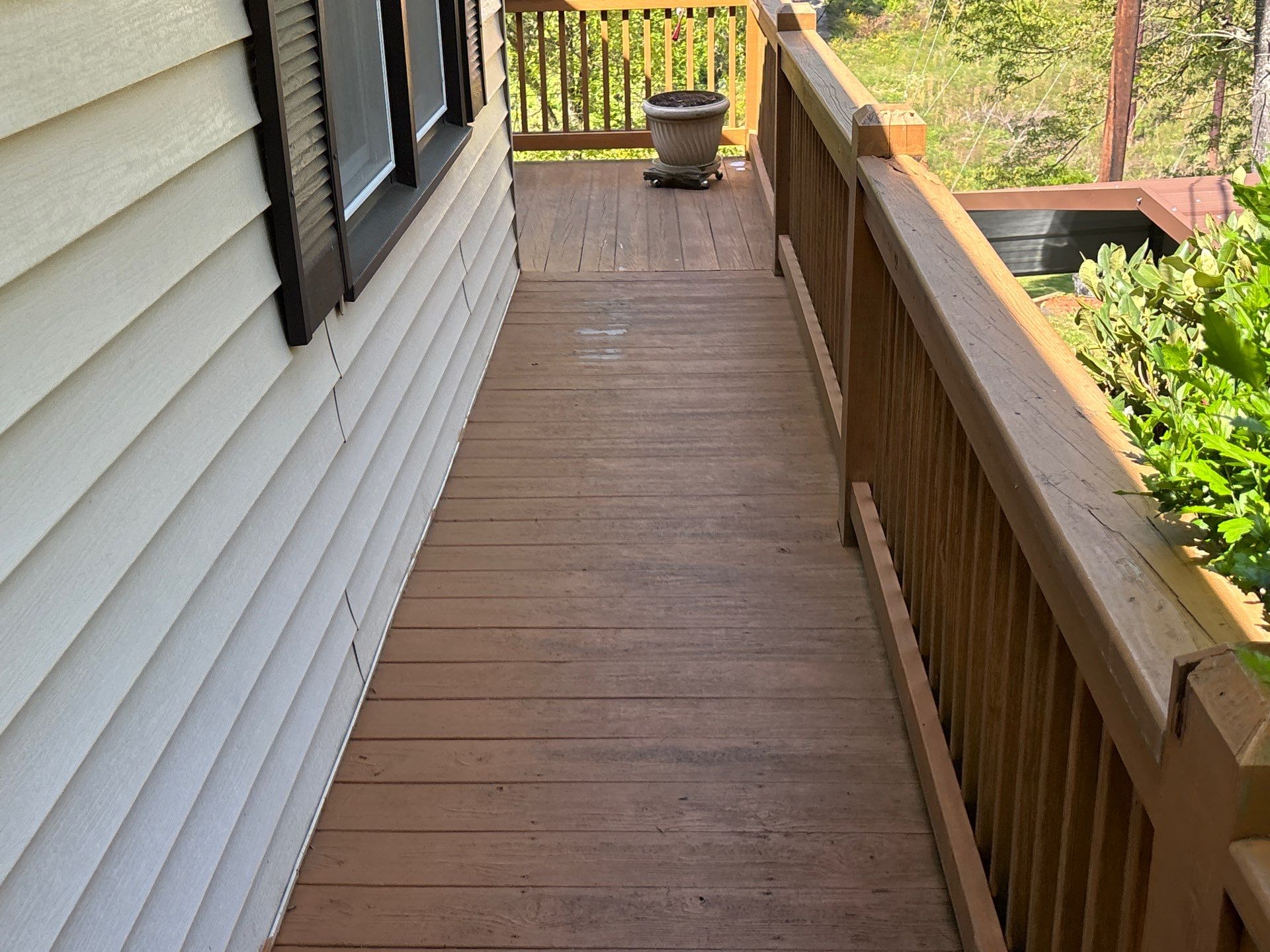 Wood Deck using Wood Sealant by DuraSeal