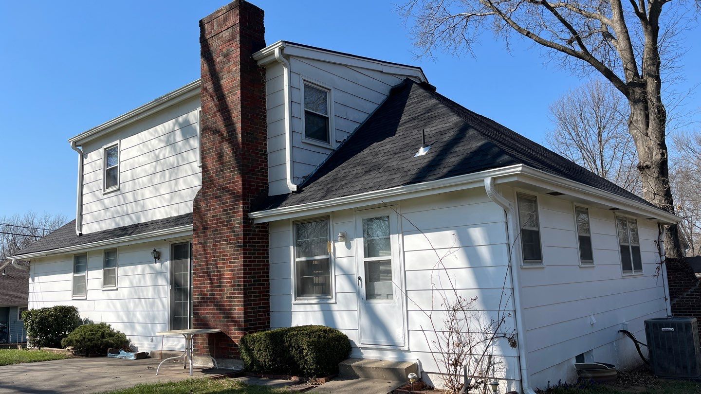 Siding Installation using White Market Square by EEC Windows, Siding & Roofing