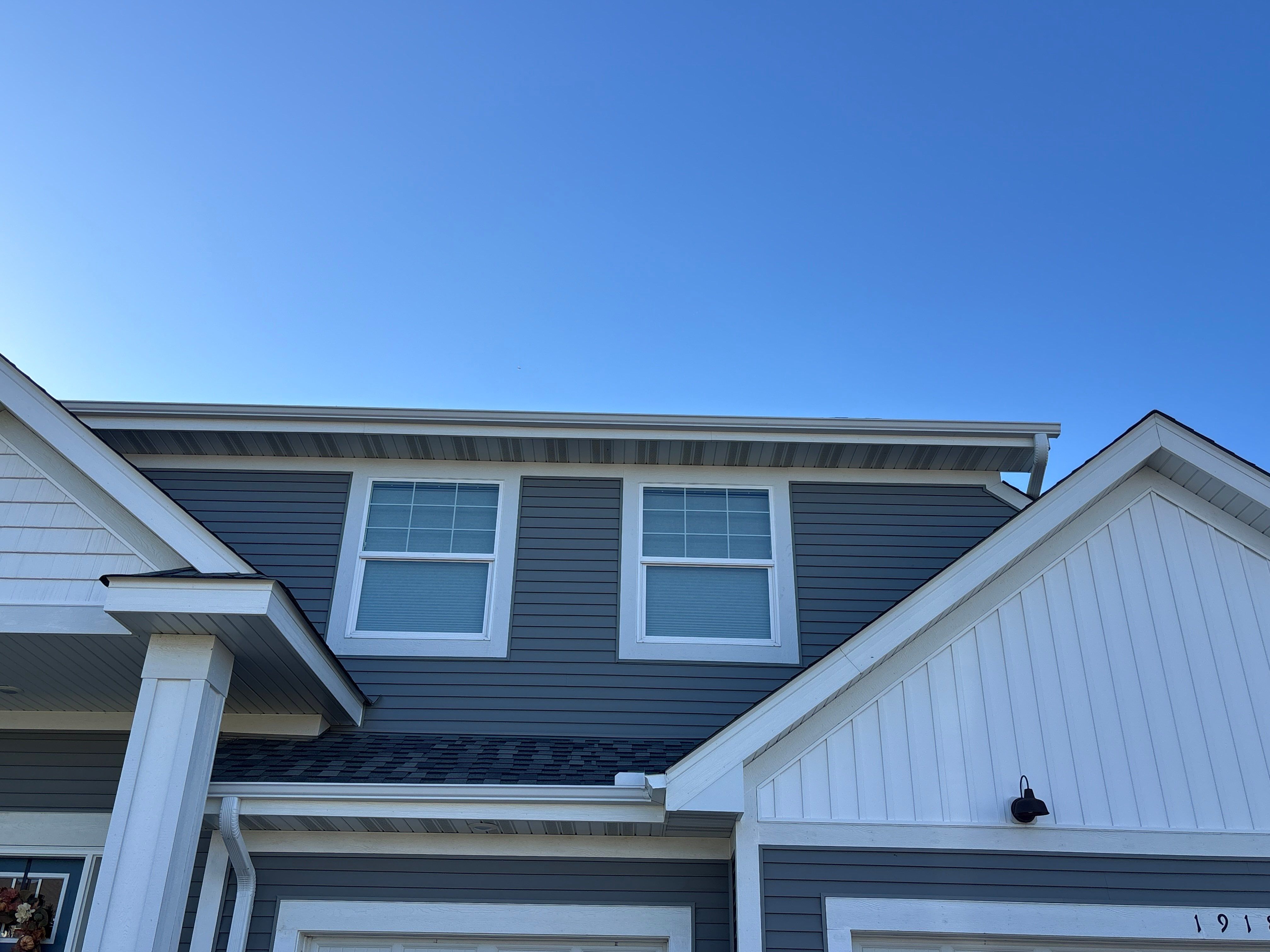5" White Seamless Gutter Installation – Farmington, MN by Next Level Seamless Gutters / Exteriors Inc.