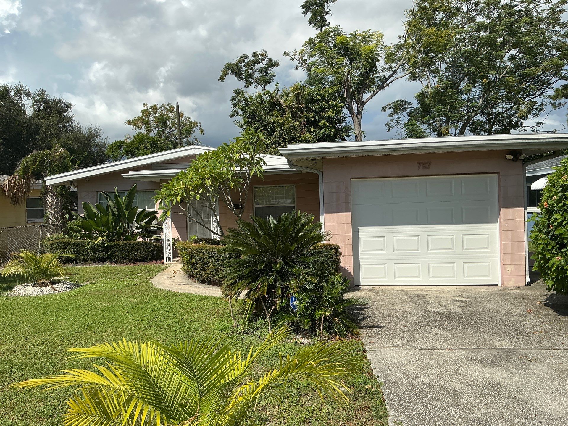 Replace Seamless Gutters in St. Petersburg FL by Gutter Professors