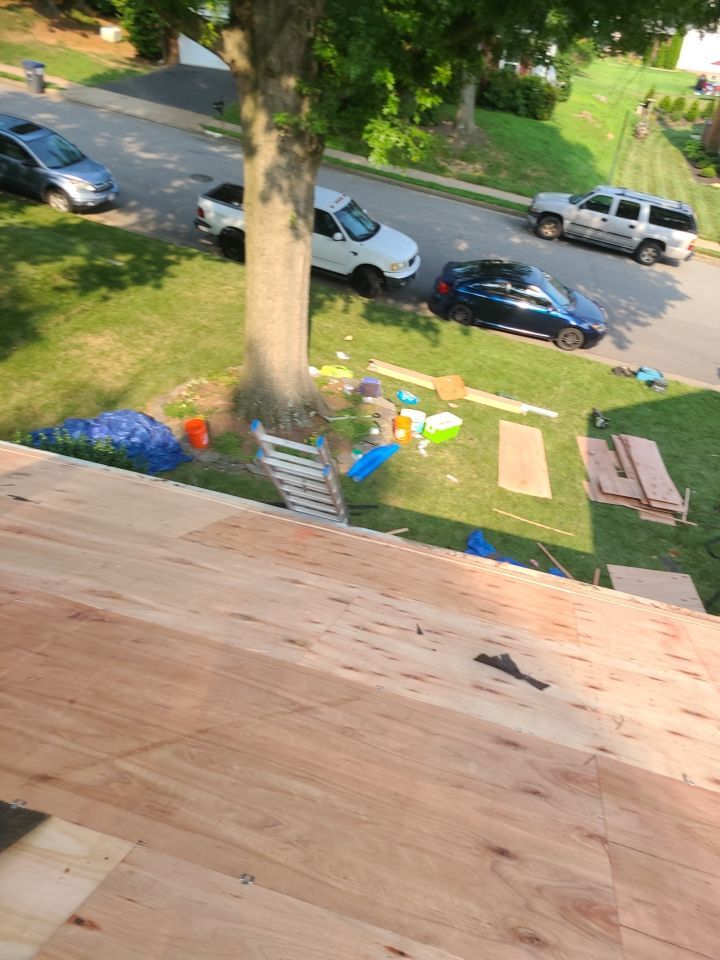 Burke: CertainTeed Landmark Pro Architectural Shingles in Max Def Weathered Wood by RM Banning, Inc.