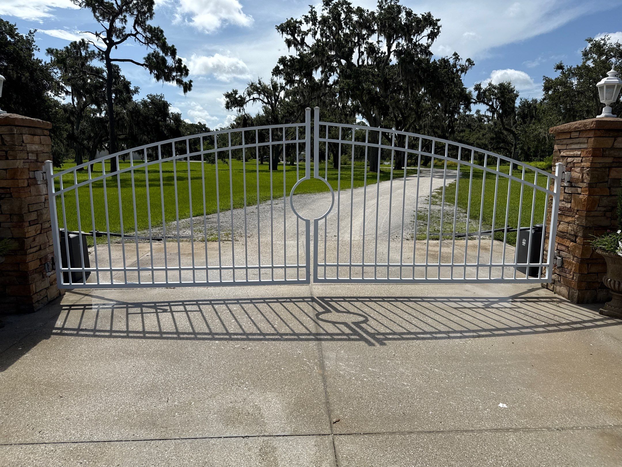🐎 Vinyl Horse Fence, Entrance Cleaning + House Wash – Parrish, FL by Sunshine AquaWash