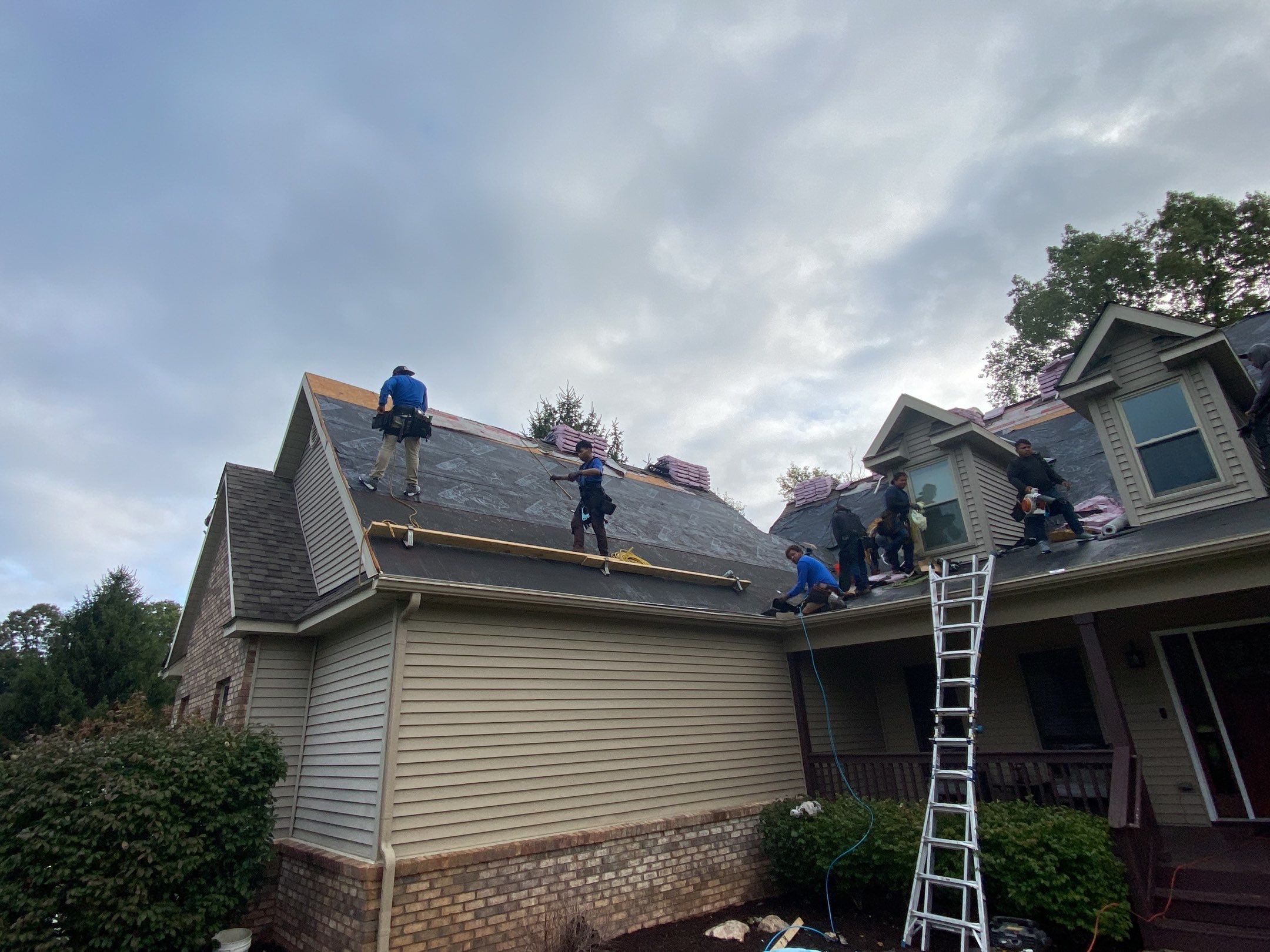 Roof Replacement using Owens Corning by 180 Contractors