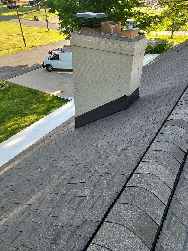 ATLAS PINNACLE COLOR: WEATHERED WOOD by Eagle Eye Roofing