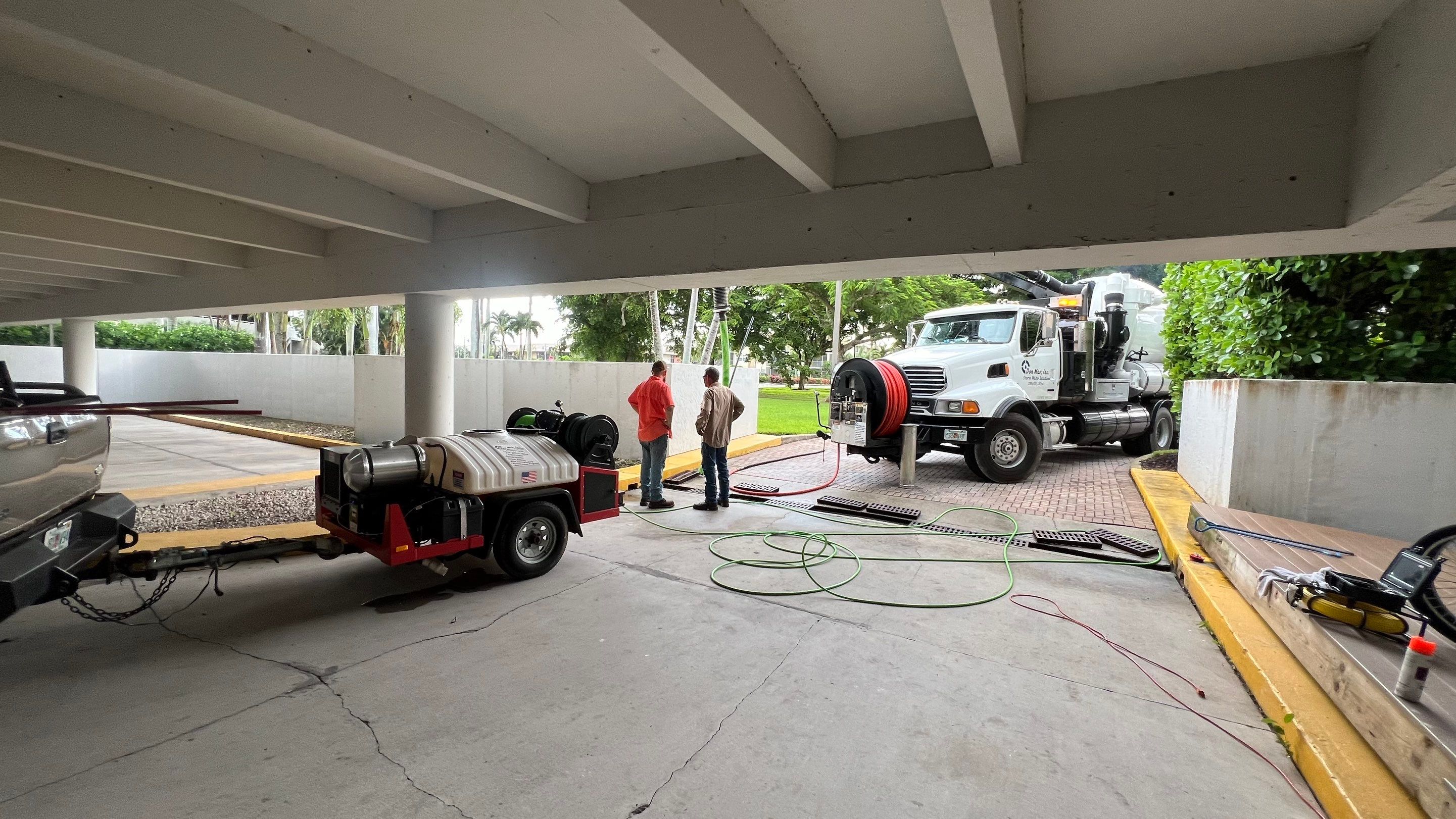 Marco Island Condo Stormwater System Maintenance and Standing Water Removal by APS Power & Water