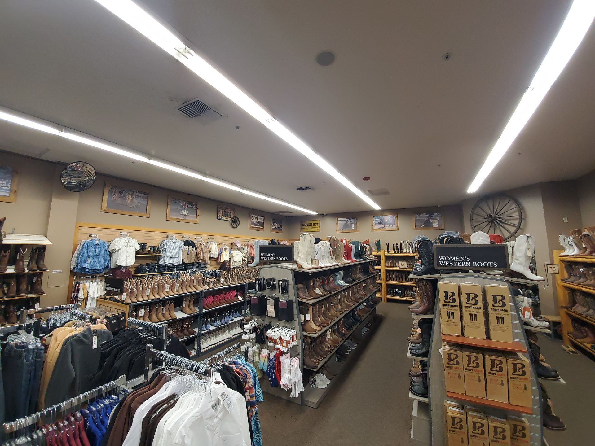 Boot Barn 0089 Bend  OR by Solis
