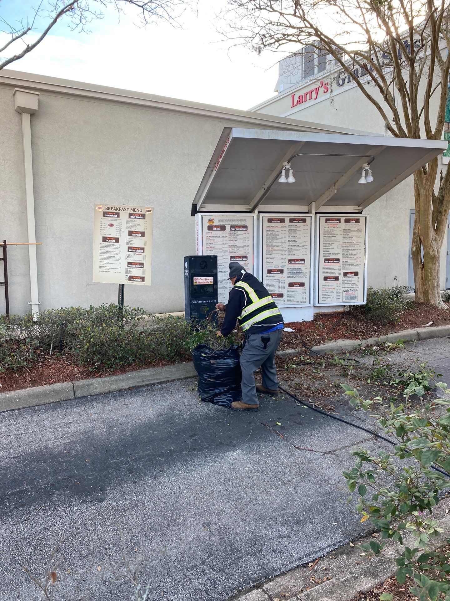 Larry’s Giant Subs | Rock & Mulch by ProGreen Services