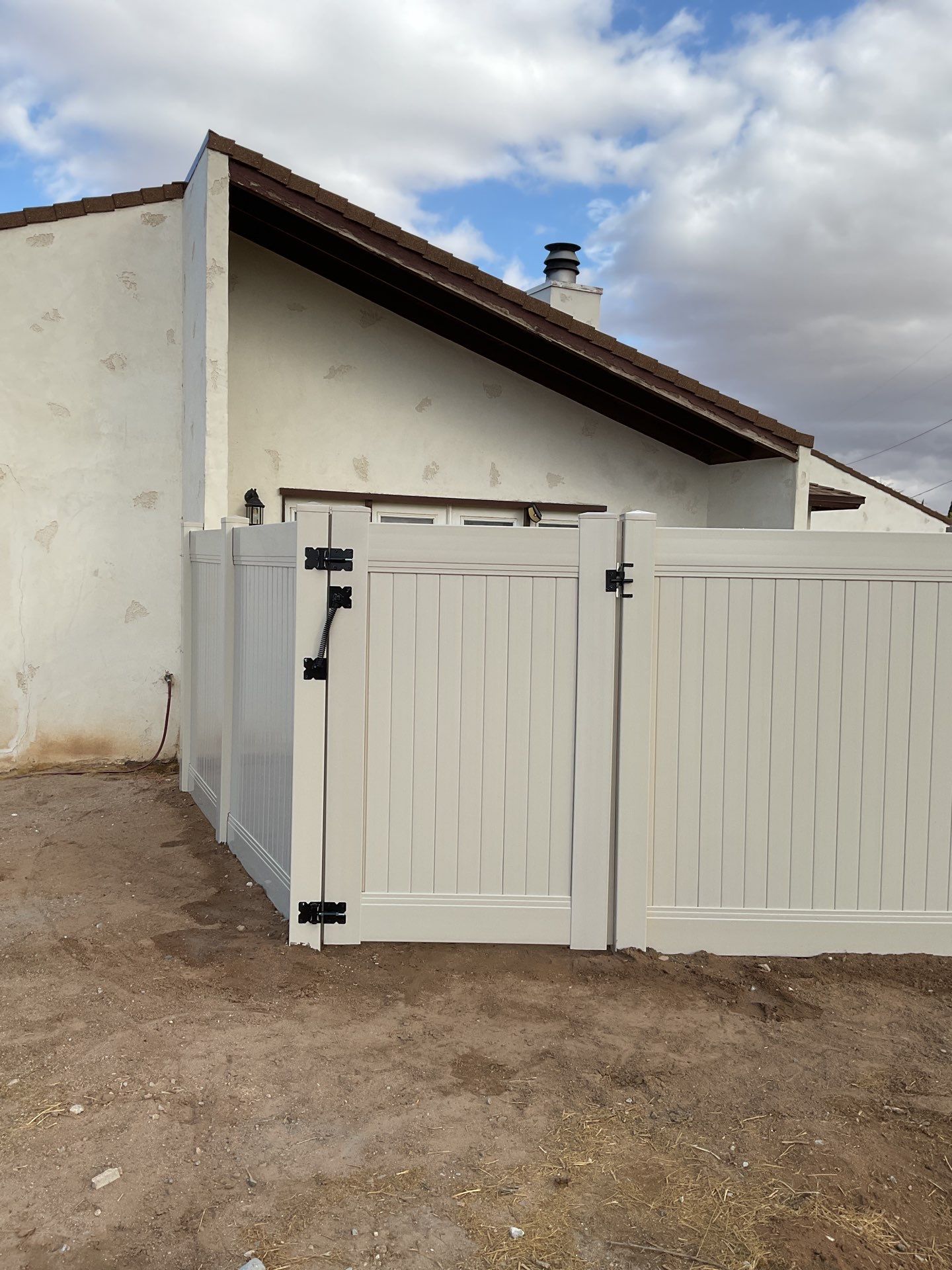 Fence Installation using Vinyl by Fence Guys Inc. 