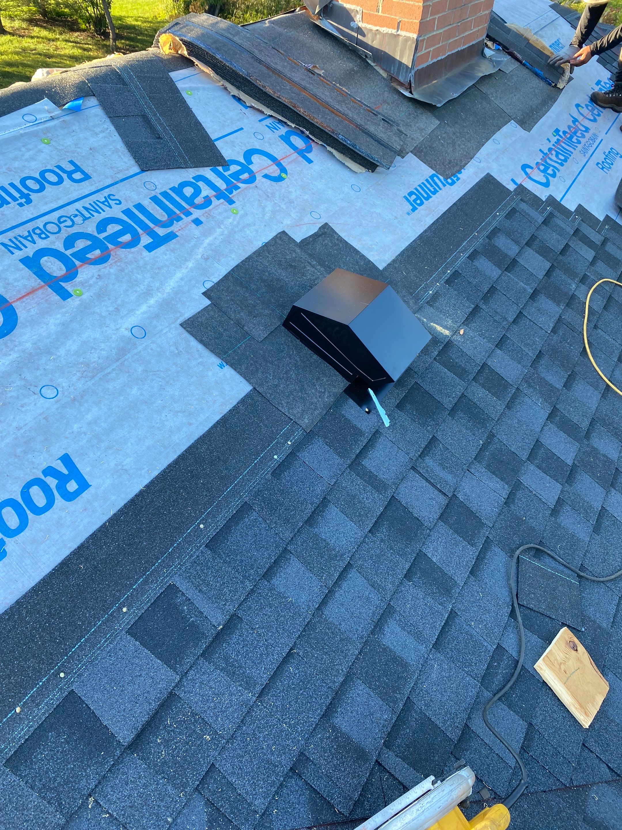 Landmark Pro Installation in Lewis Center by Best Roofing & Siding Company
