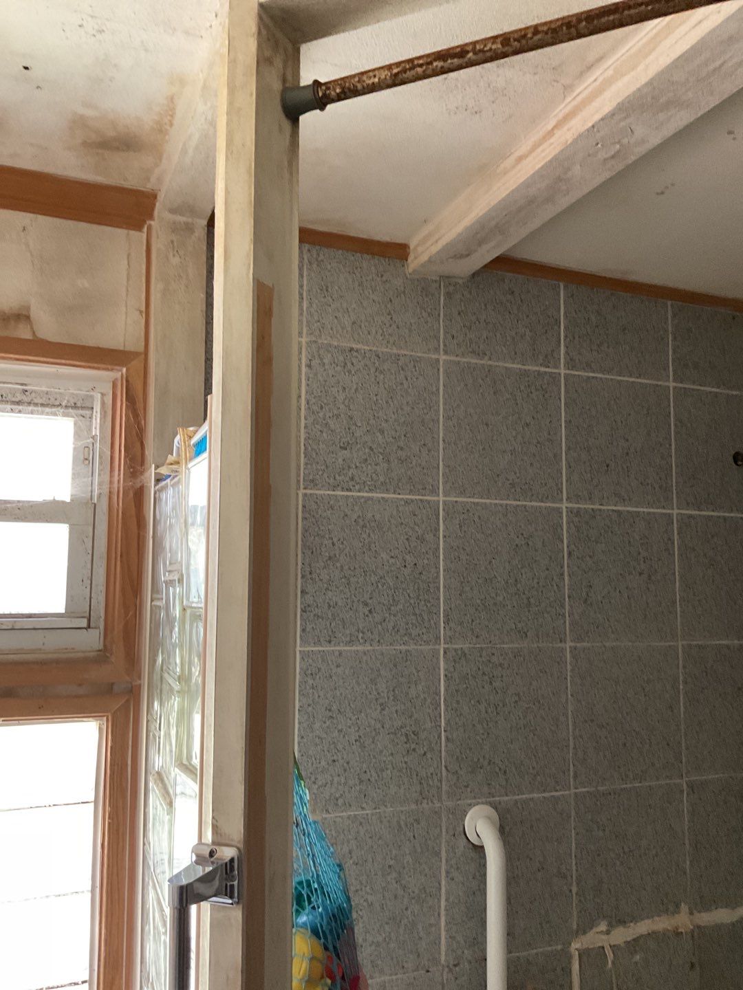 Corner tub to large shower by The Shower Company