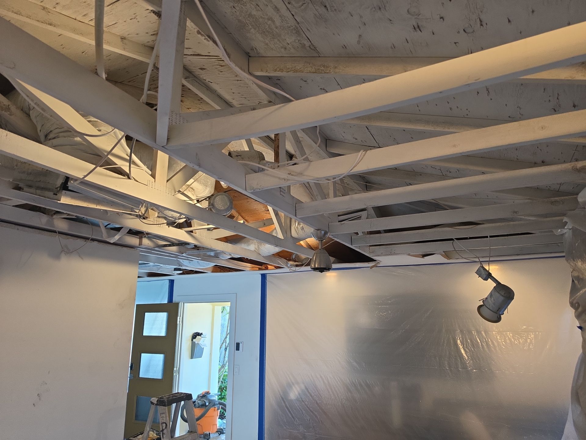 Windstorm Damage & Multi-Room Water Mitigation in St. Petersburg by Right On Time Restoration