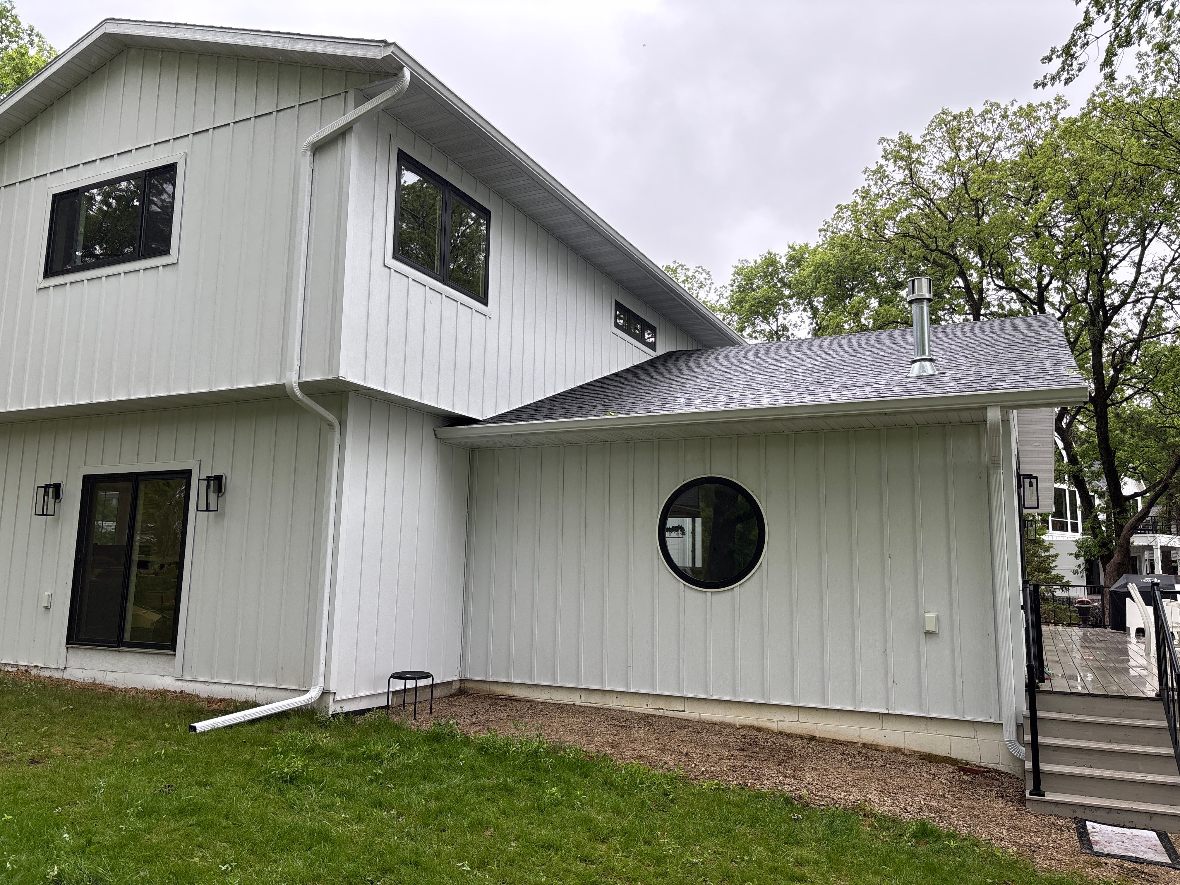 6-Inch White Seamless Gutters with Leaf Blaster Pro Gutter Covers – Cold Spring, MN by Next Level Seamless Gutters / Exteriors Inc.