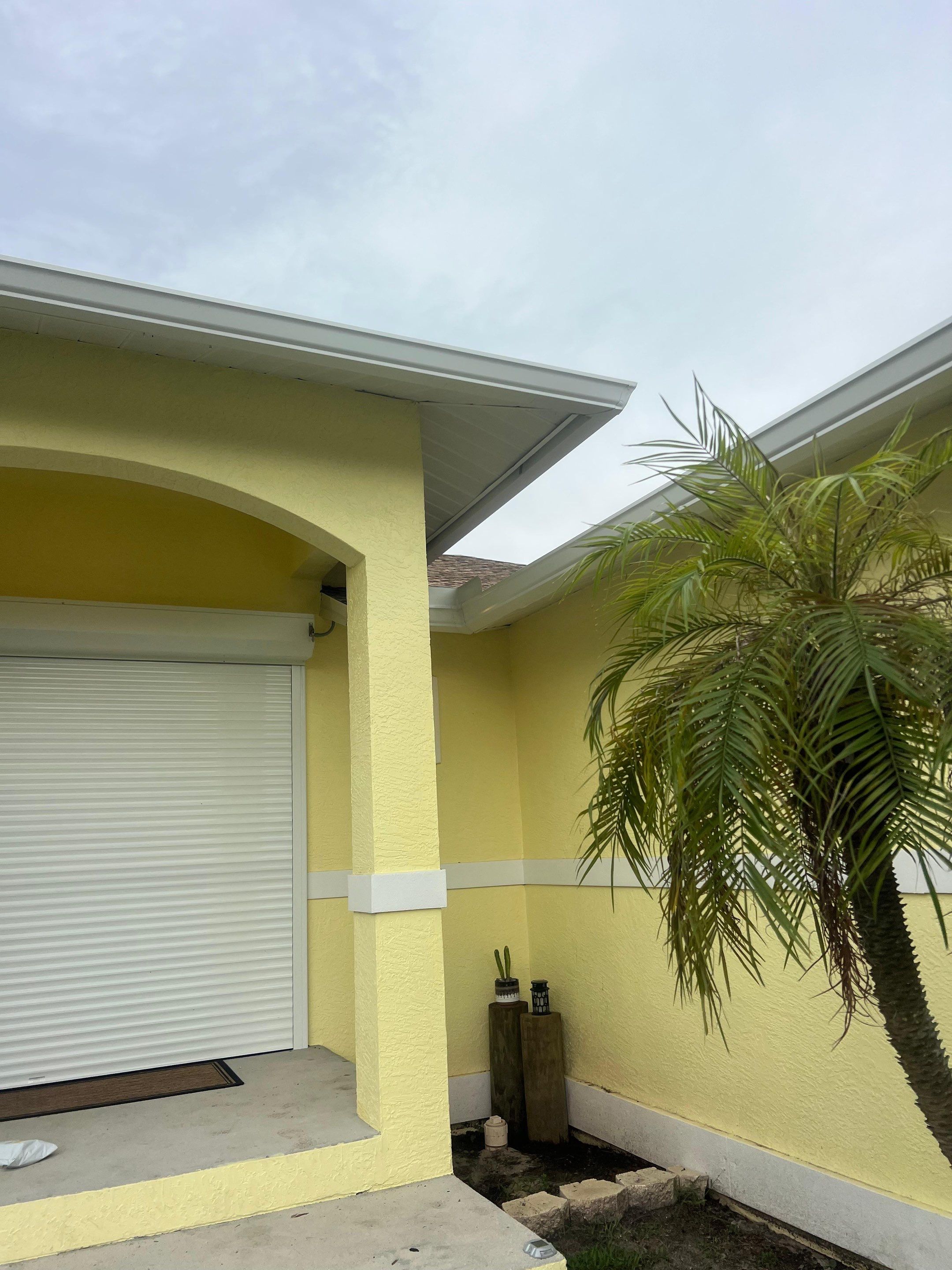 6-Inch Seamless Gutters in Fort Myers FL by Gutter Professors