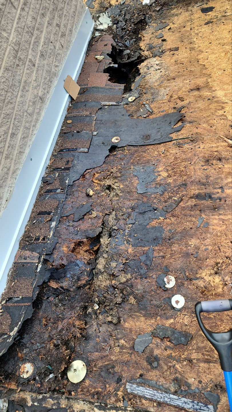 Residential Roofing Installation using Certainteed Landmark Moire Black by Galvan Roofing and Construction