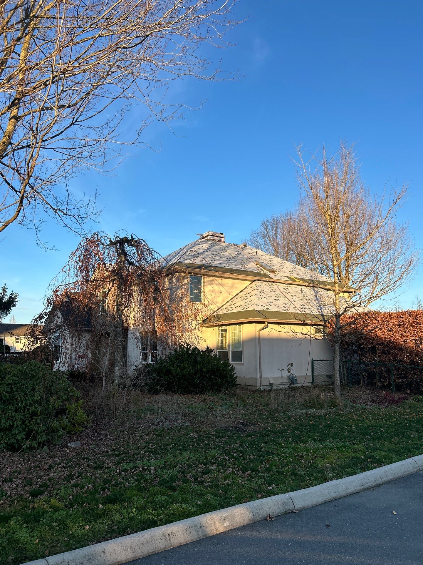 Residential Re-Roof using GAF timberline HDZ Charcoal by Top Notch Roofing Inc