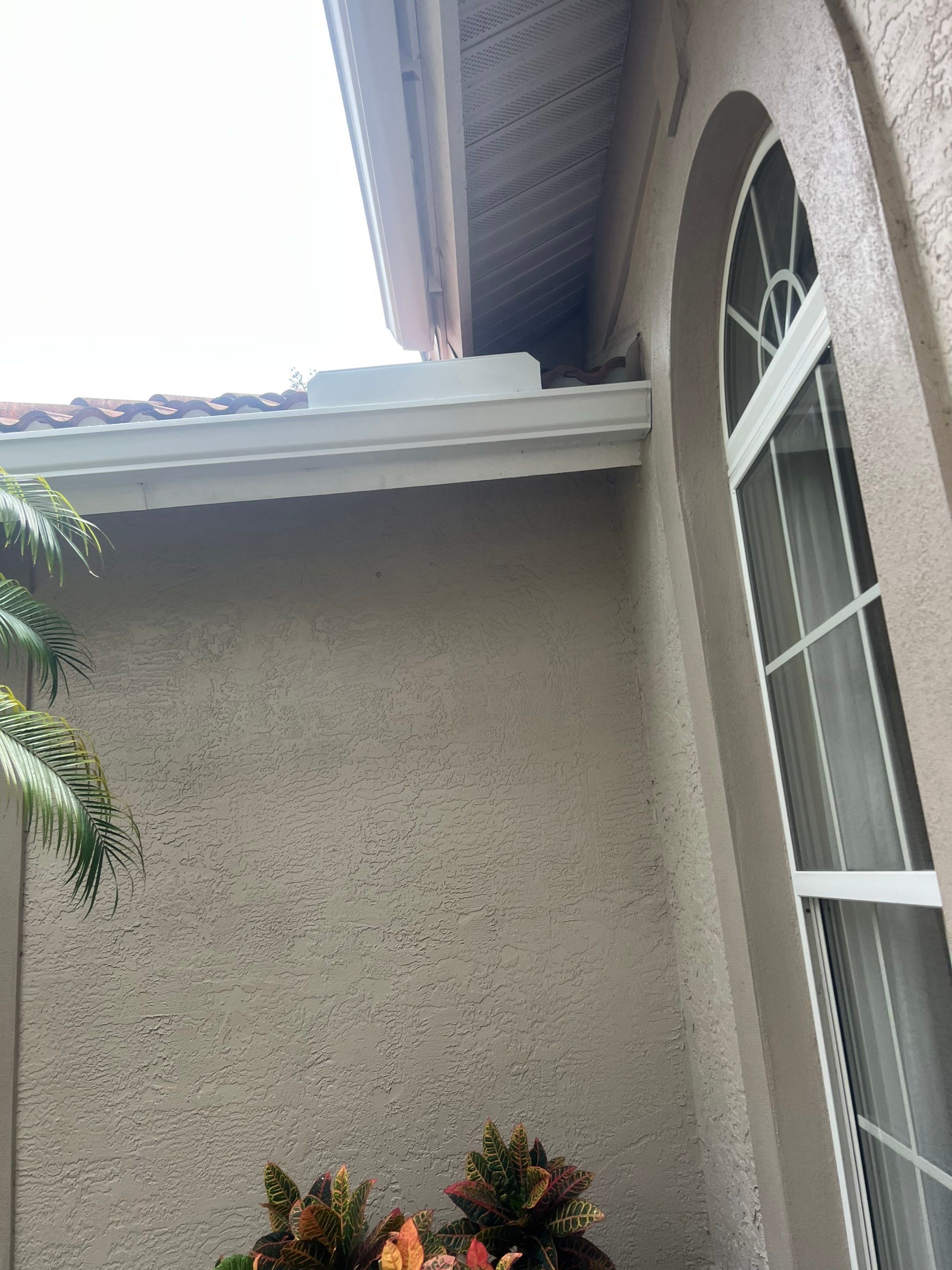 6-inch White Seamless Gutters Installation by Gutter Professors
