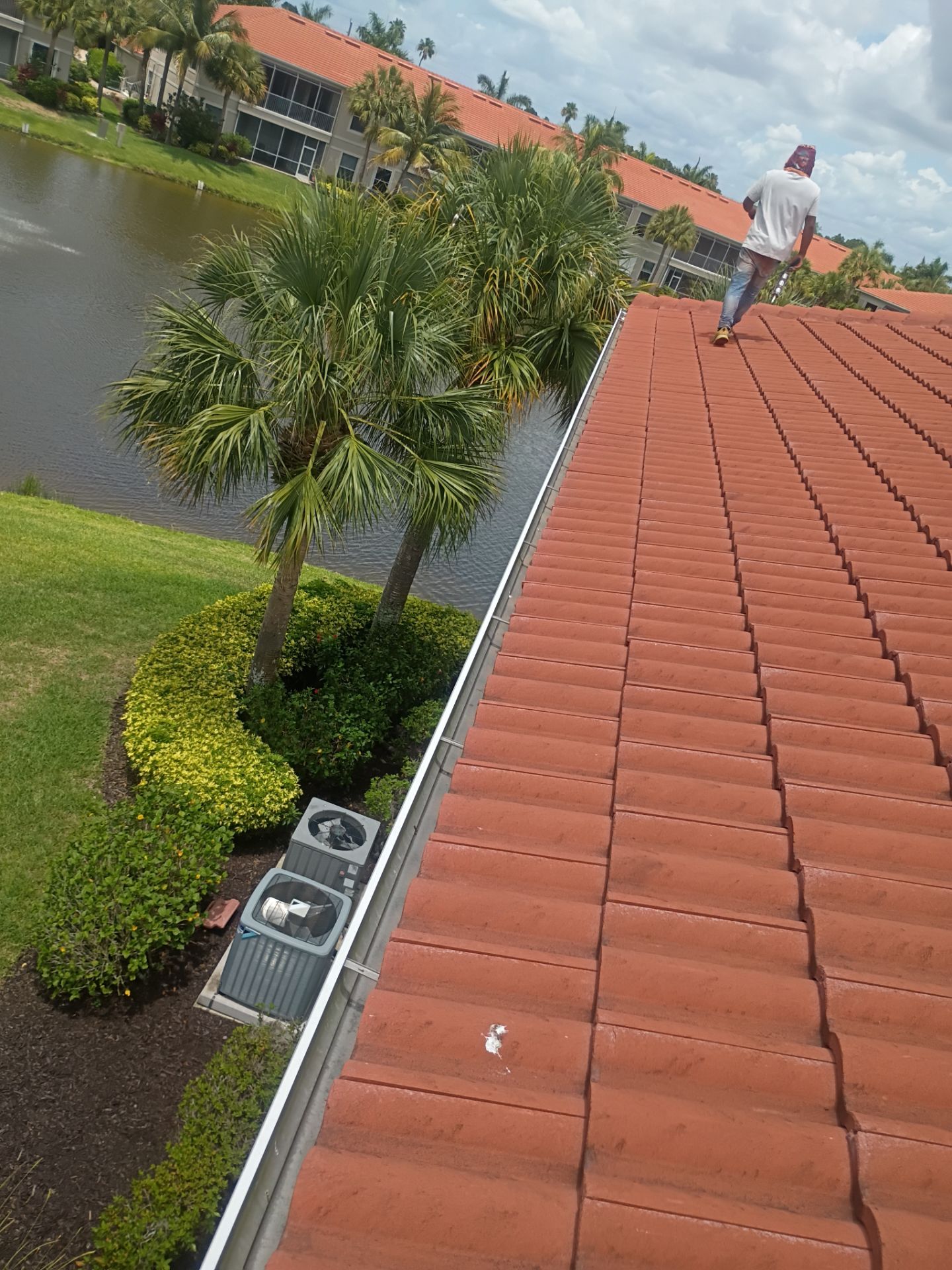 Aluminum Seamless Gutters using seal gutters in Fort Myers FL by Gutter Professors