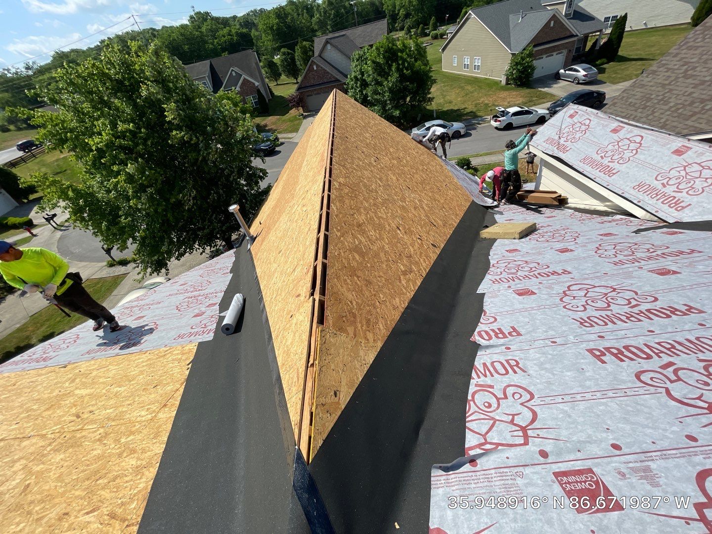 Residential Roofing Installation using Owens Corning Oakridge Roofing System by Undersun Roofing 