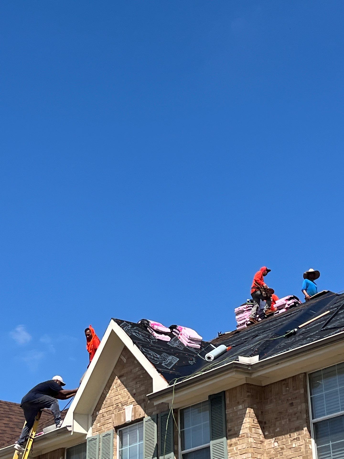 Residential Roofing Installation using Owen's Corning Duration (Lifetime) Shingles by Roof Repair Company