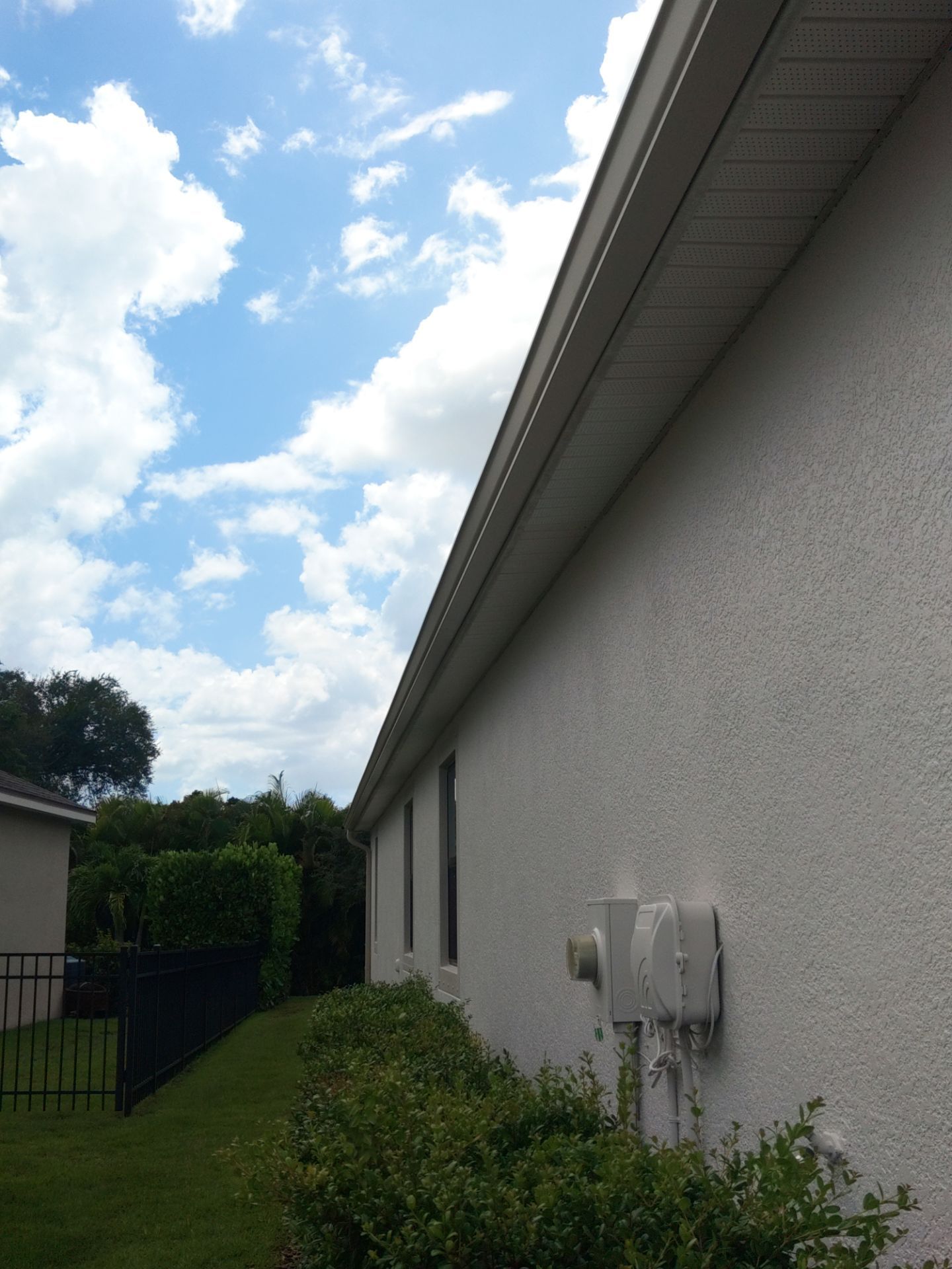 6-Inch K-Style Seamless Gutters in Bradenton FL by Gutter Professors