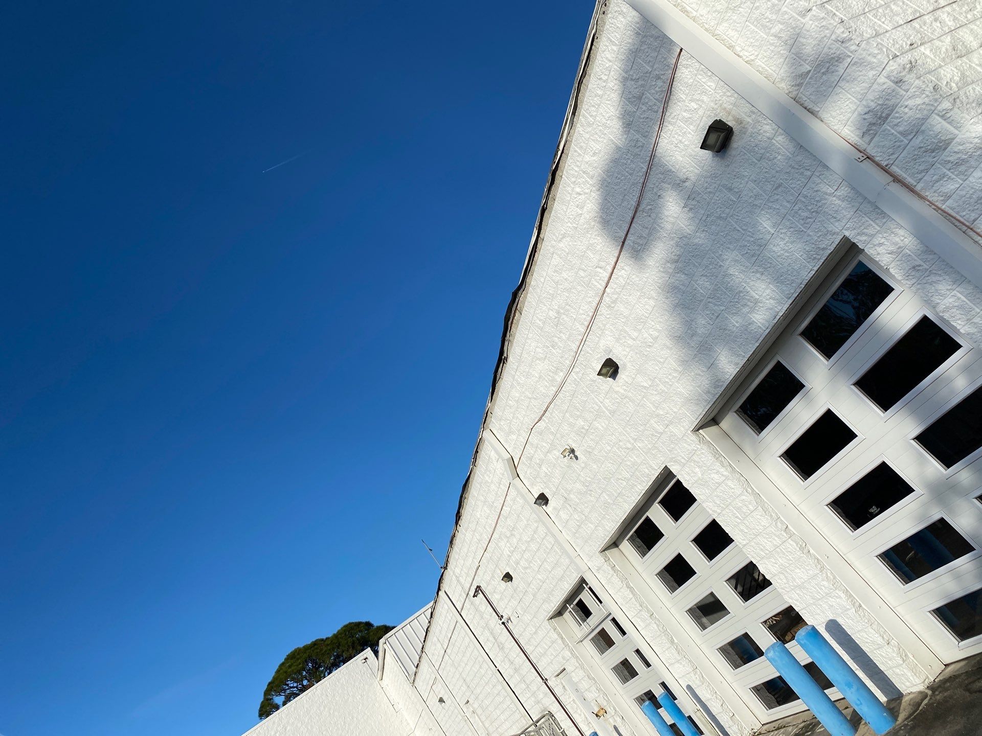 7-Inch Seamless Gutters for Commercial Installation in Sarasota FL by Gutter Professors