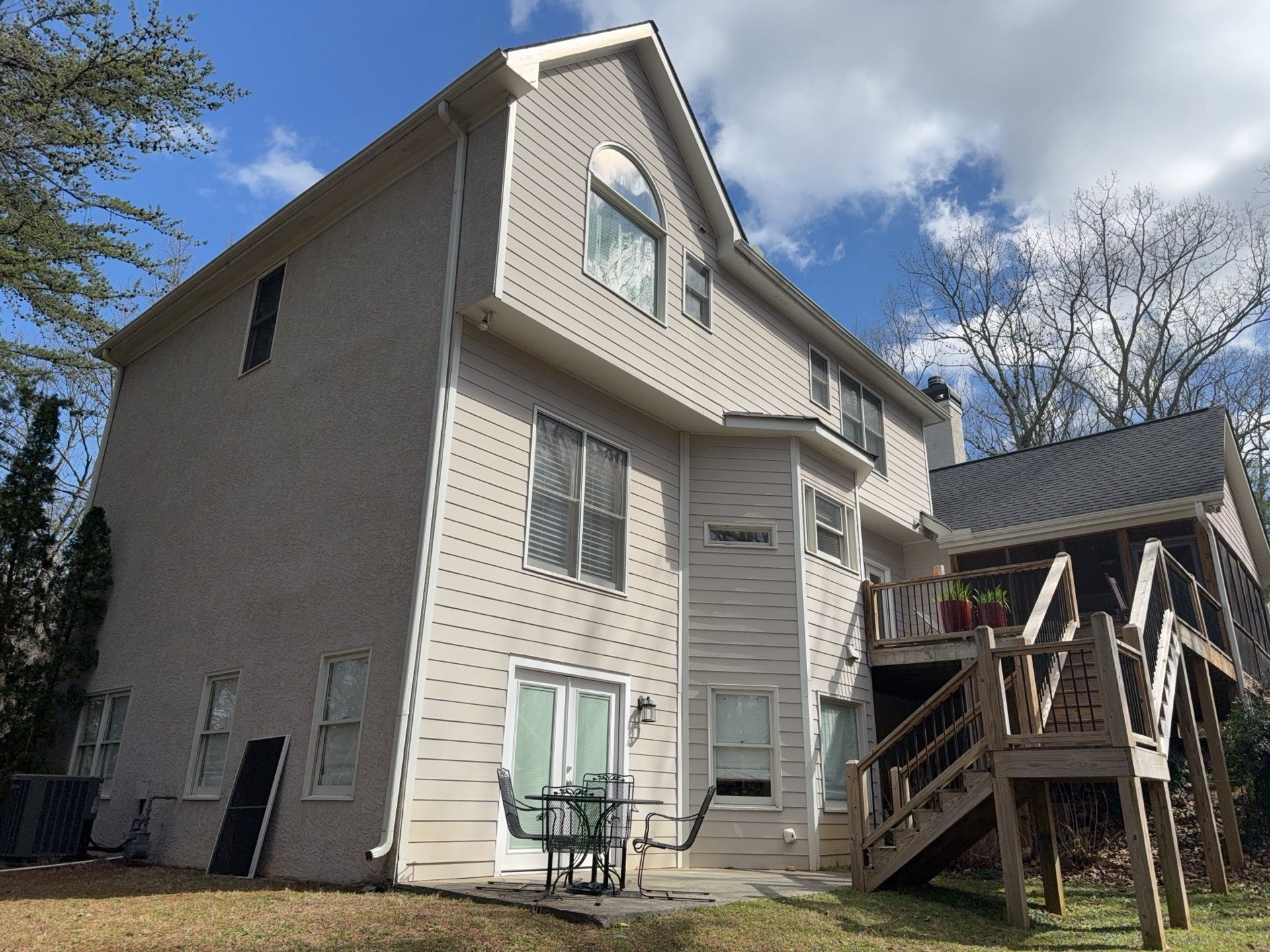 Stucco and Siding Exterior Painting using Sherwin Williams SuperPaint by Nelson Exteriors 