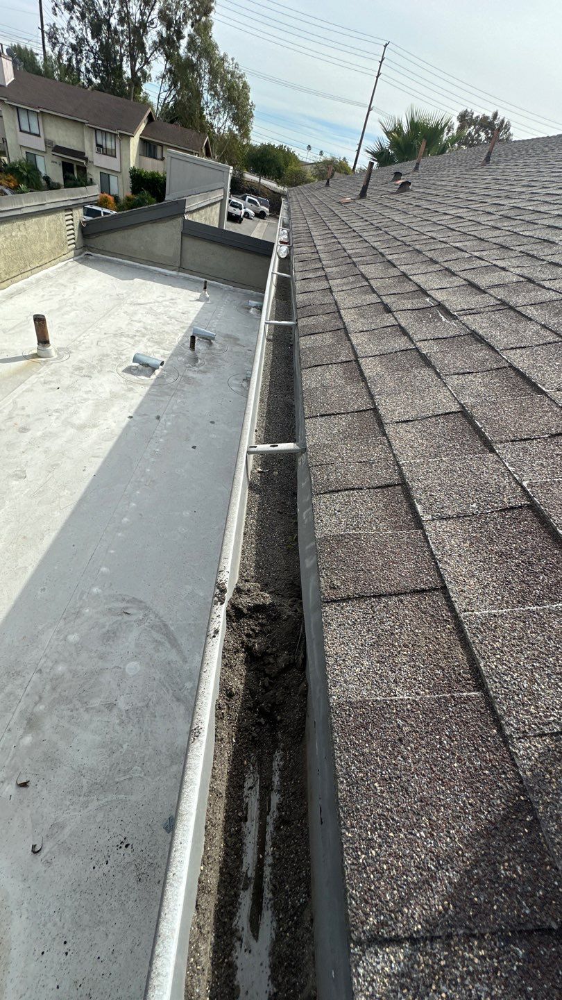 Lake Forest Gutter Cleaning by Property Cleaning Experts