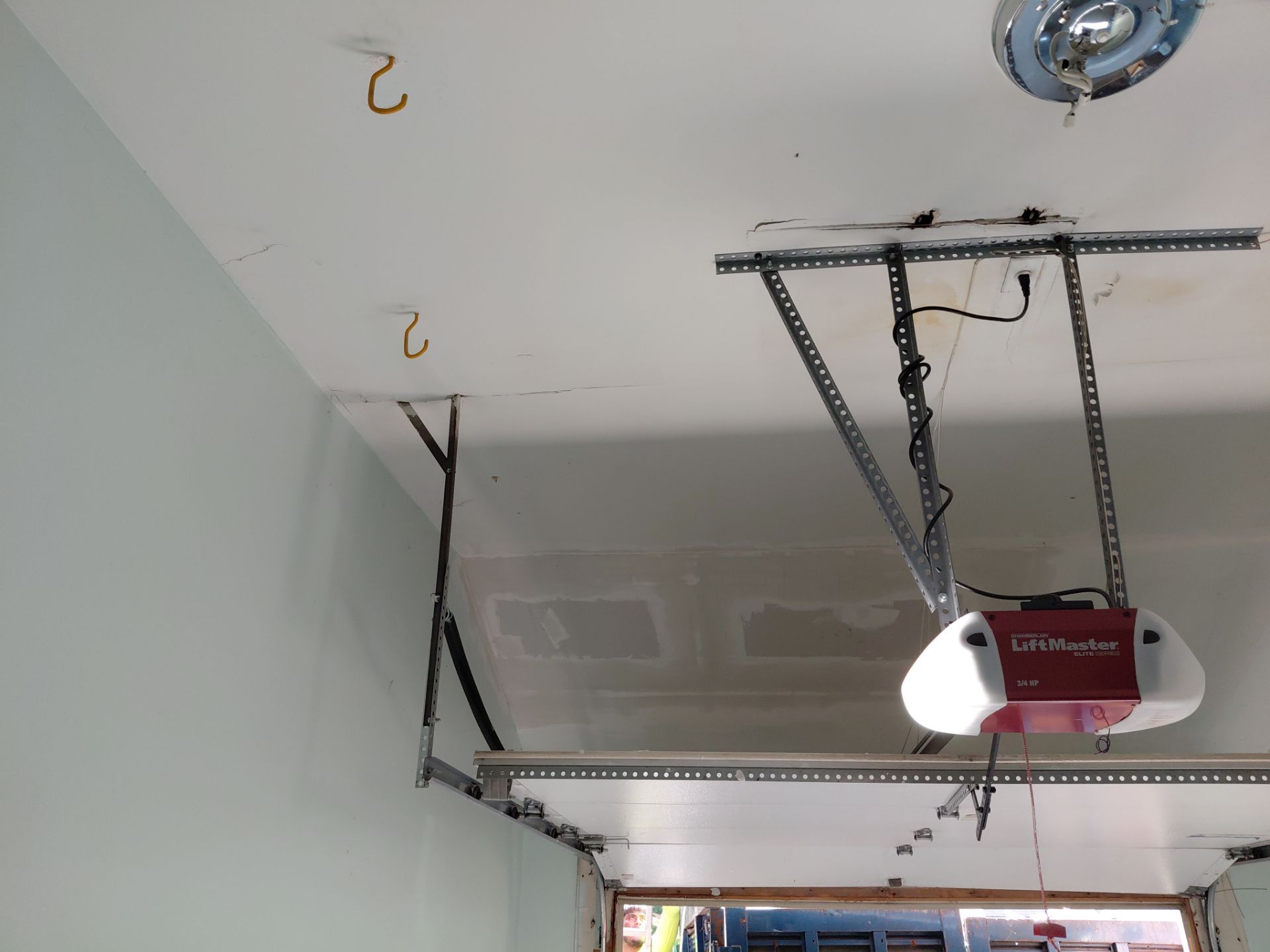 Alexandria: Residential Roof with CertainTeed Landmark Pro in Max Def Burnt Sienna by RM Banning, Inc.